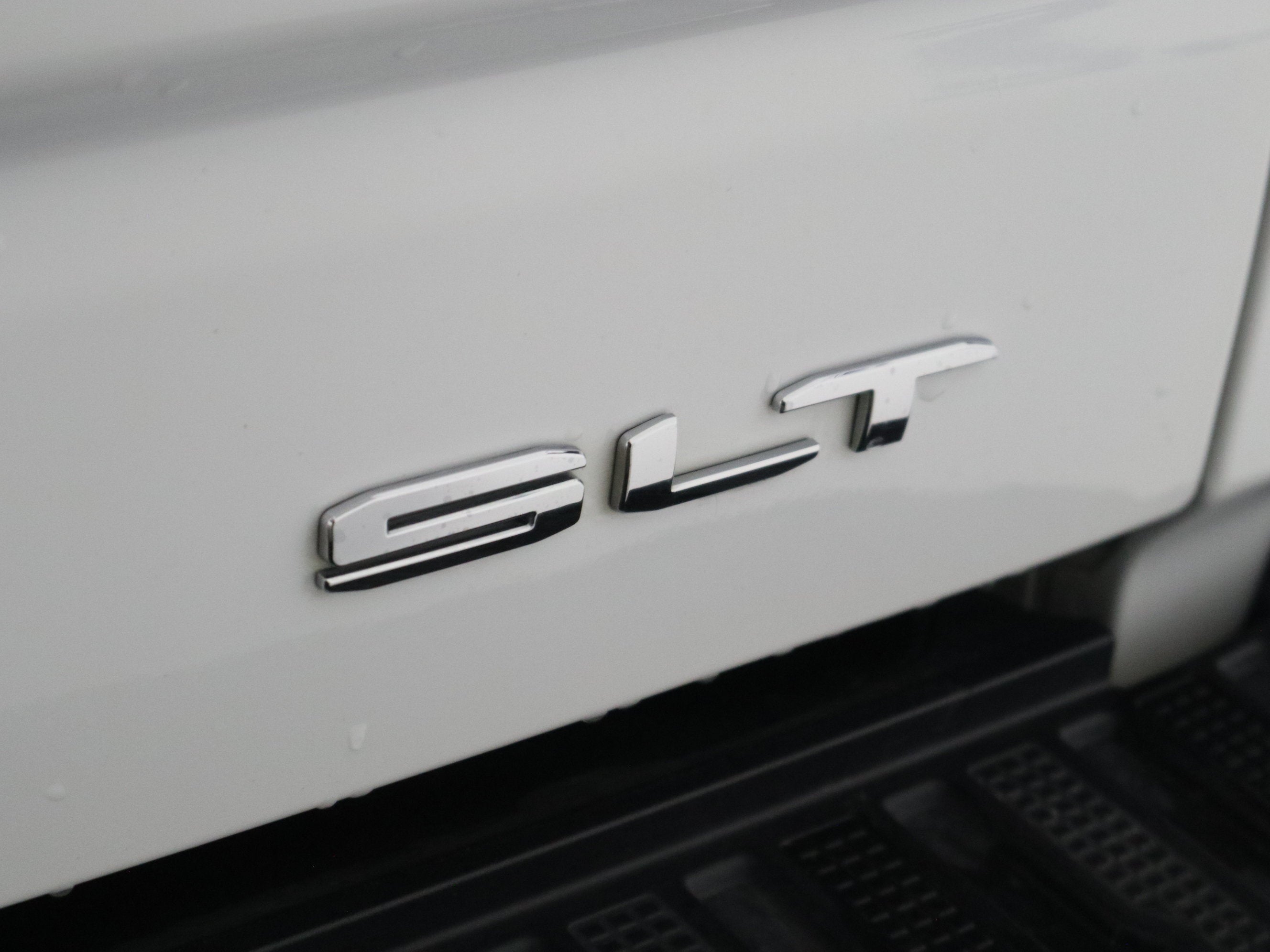 2025 GMC Sierra 1500 SLT Crew Cab 4WD