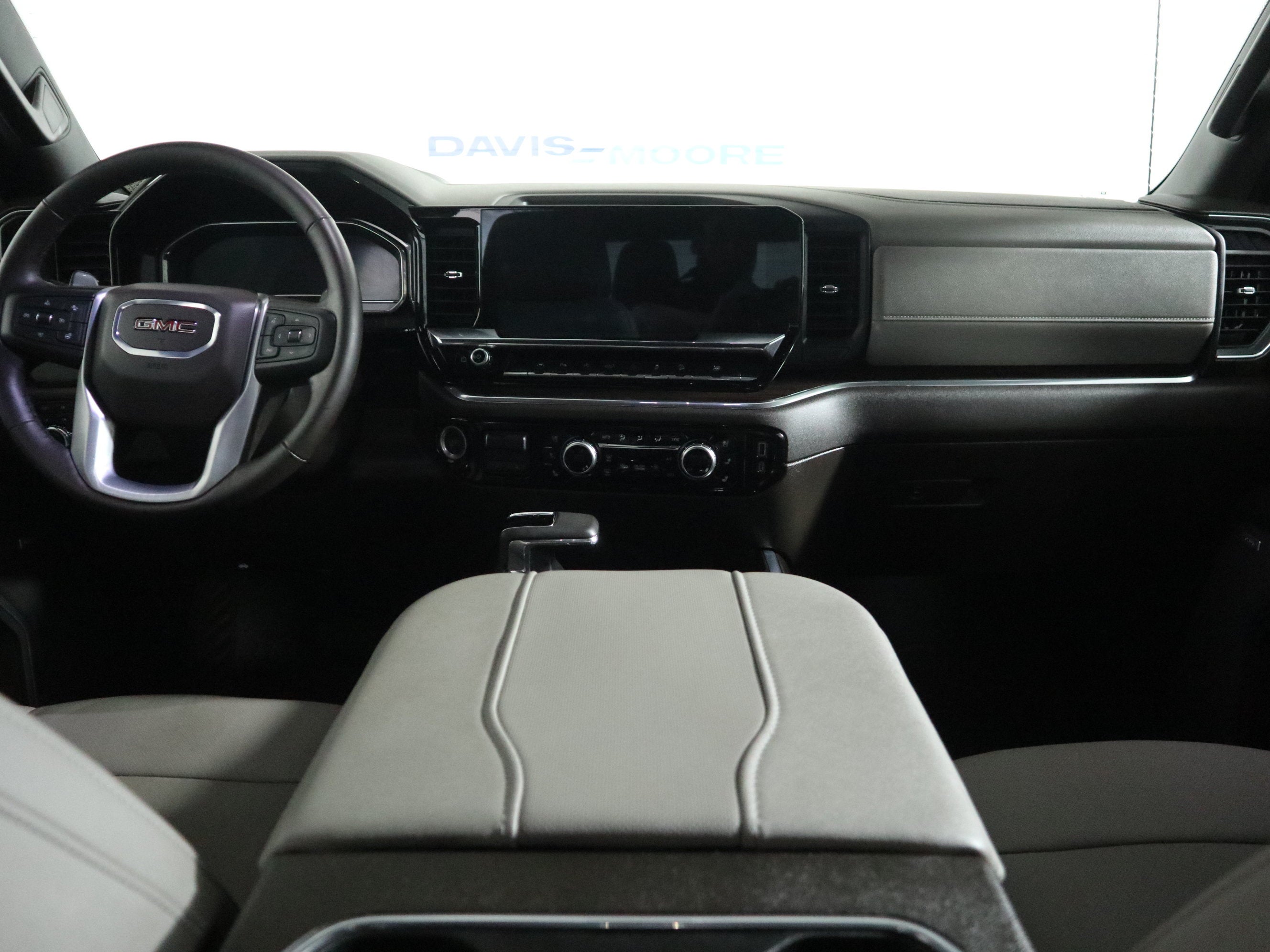 2024 GMC Sierra 1500 SLT Crew Cab 4WD