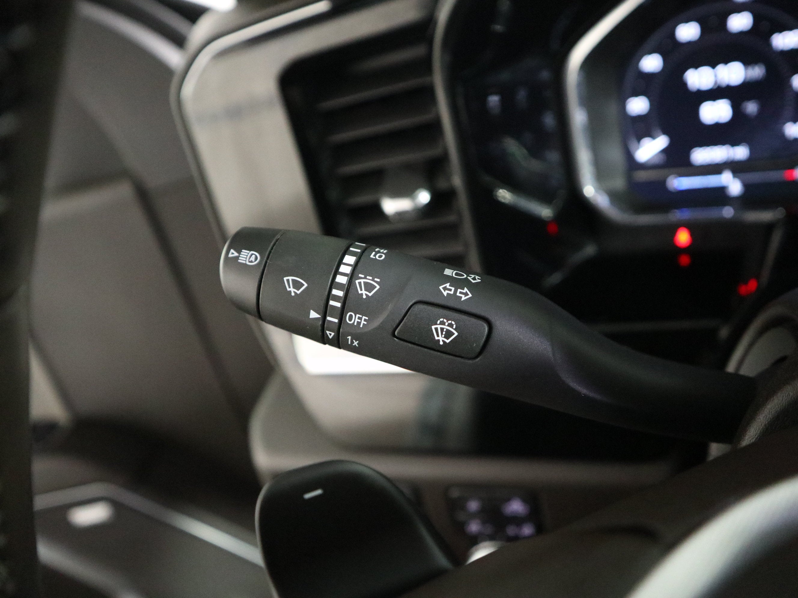 2024 GMC Sierra 1500 SLT Crew Cab 4WD