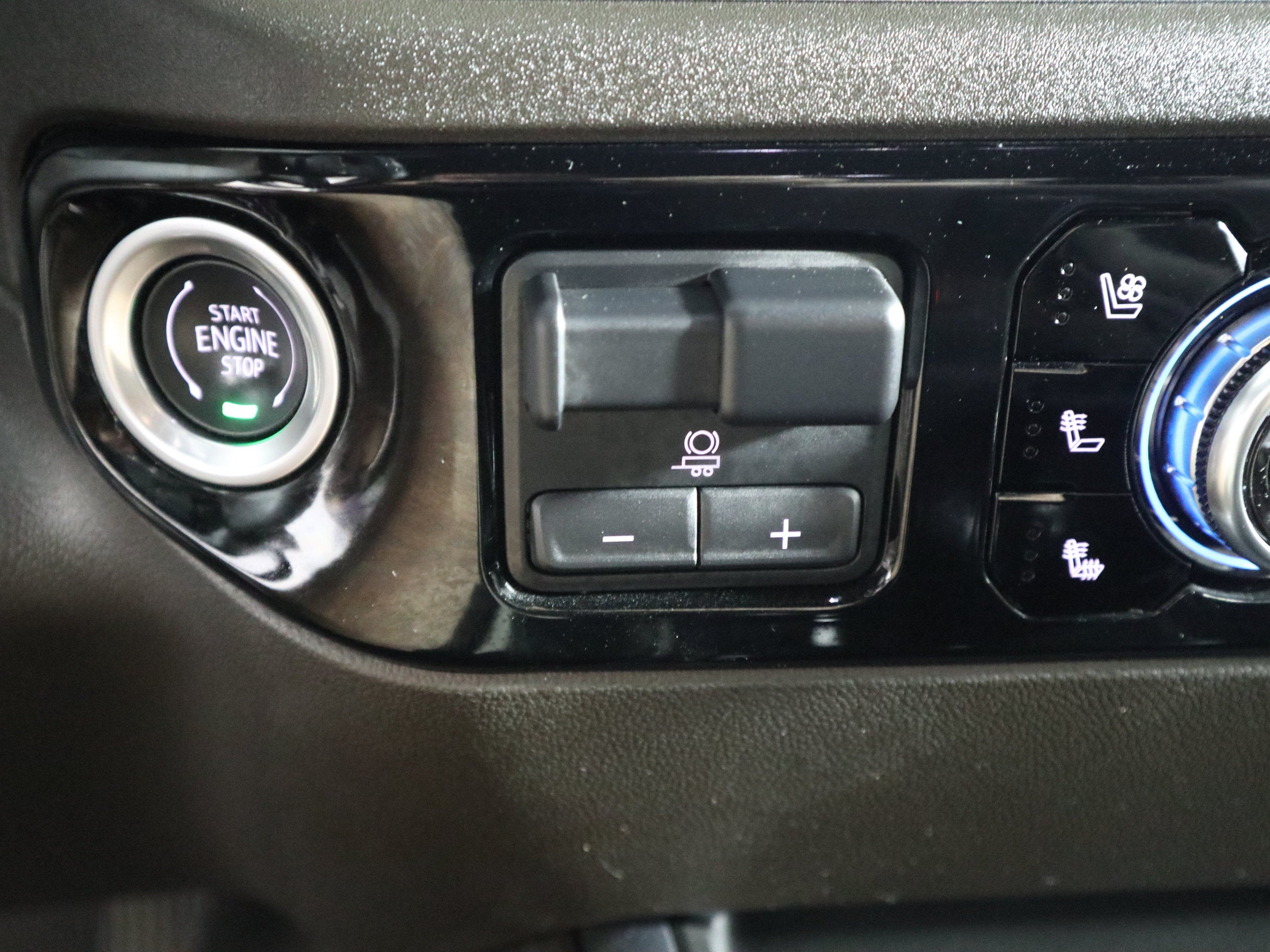 2024 GMC Sierra 1500 SLT Crew Cab 4WD