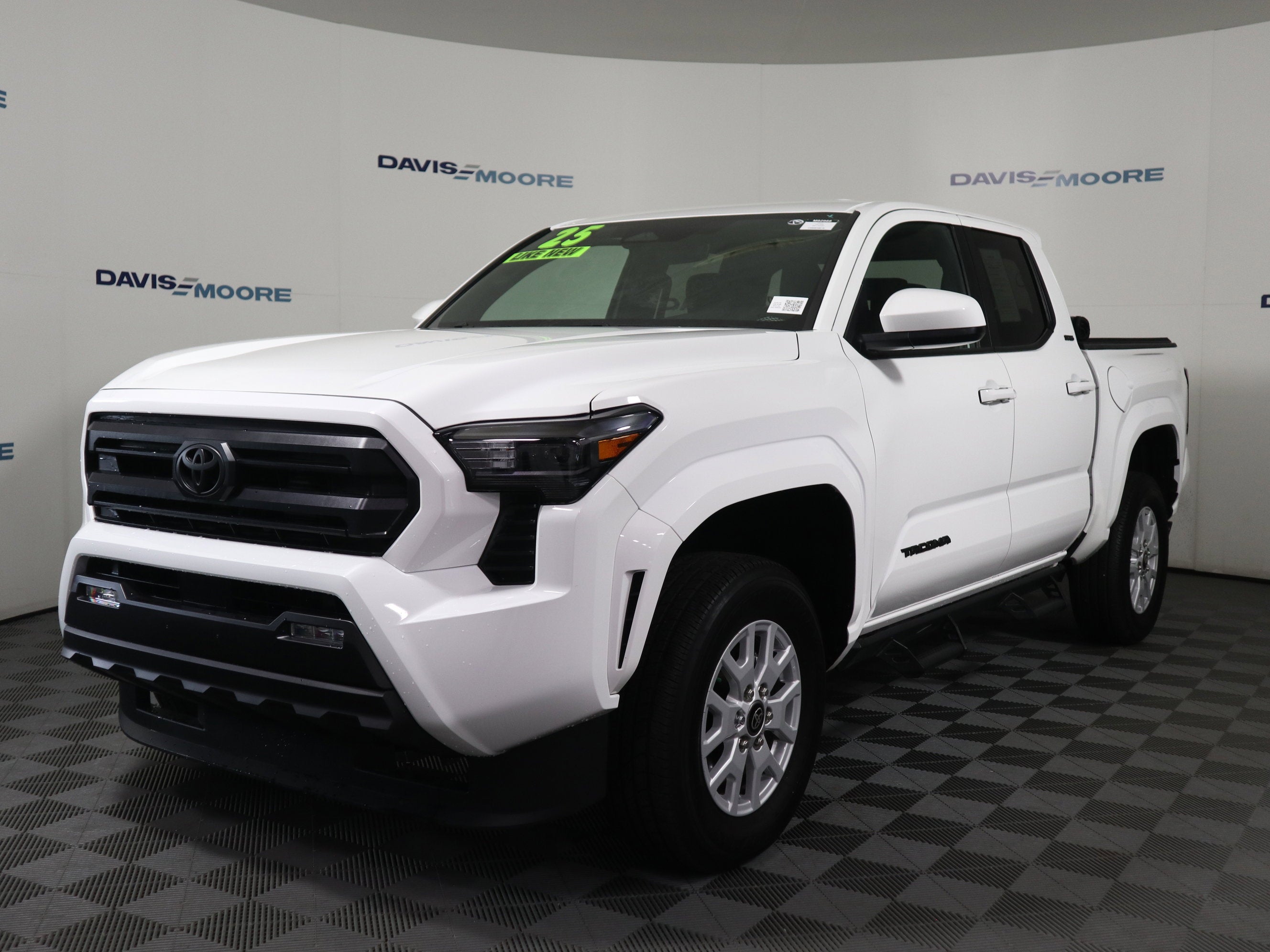 2025 Toyota Tacoma 4WD SR5