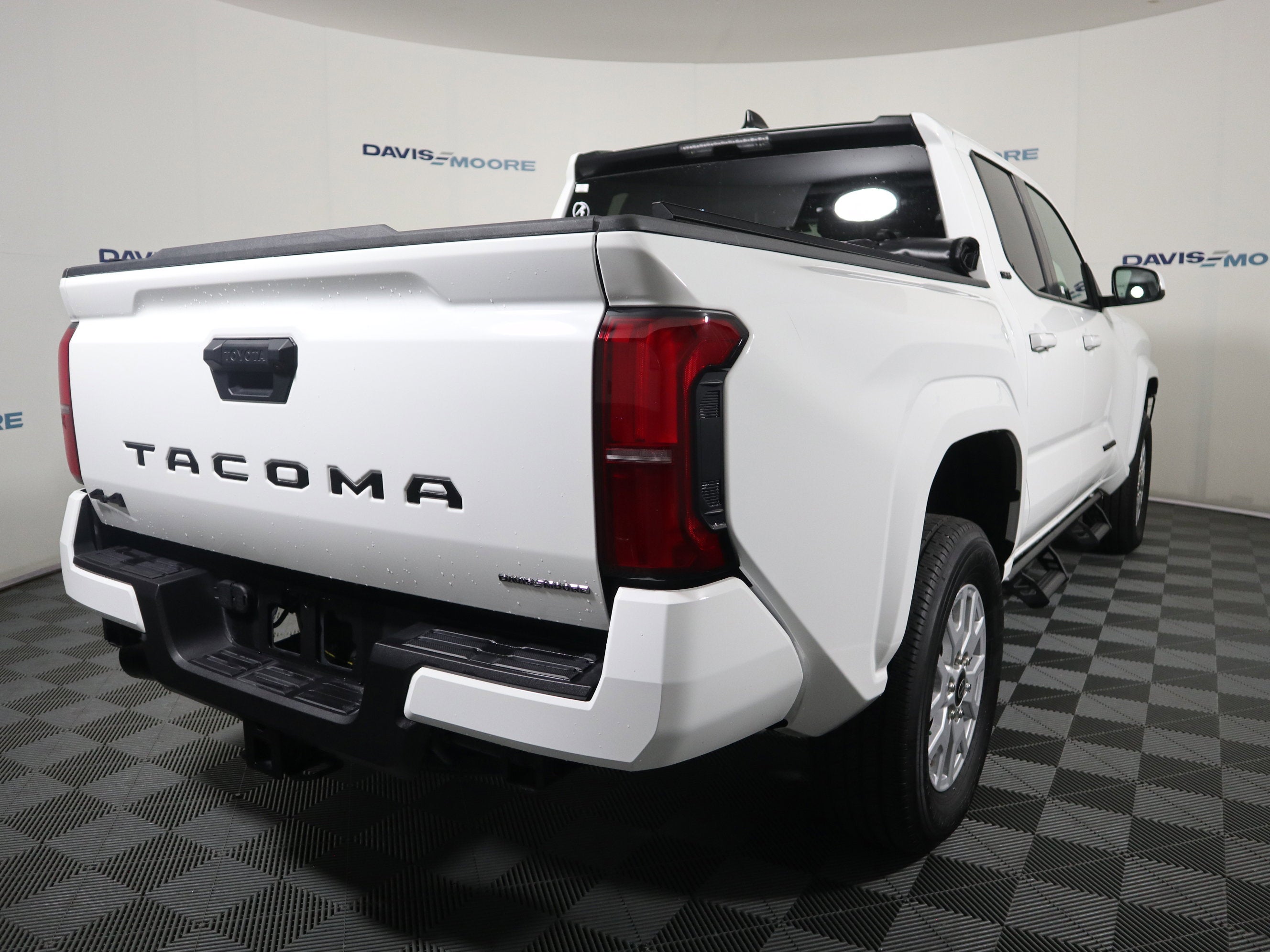 2025 Toyota Tacoma 4WD SR5