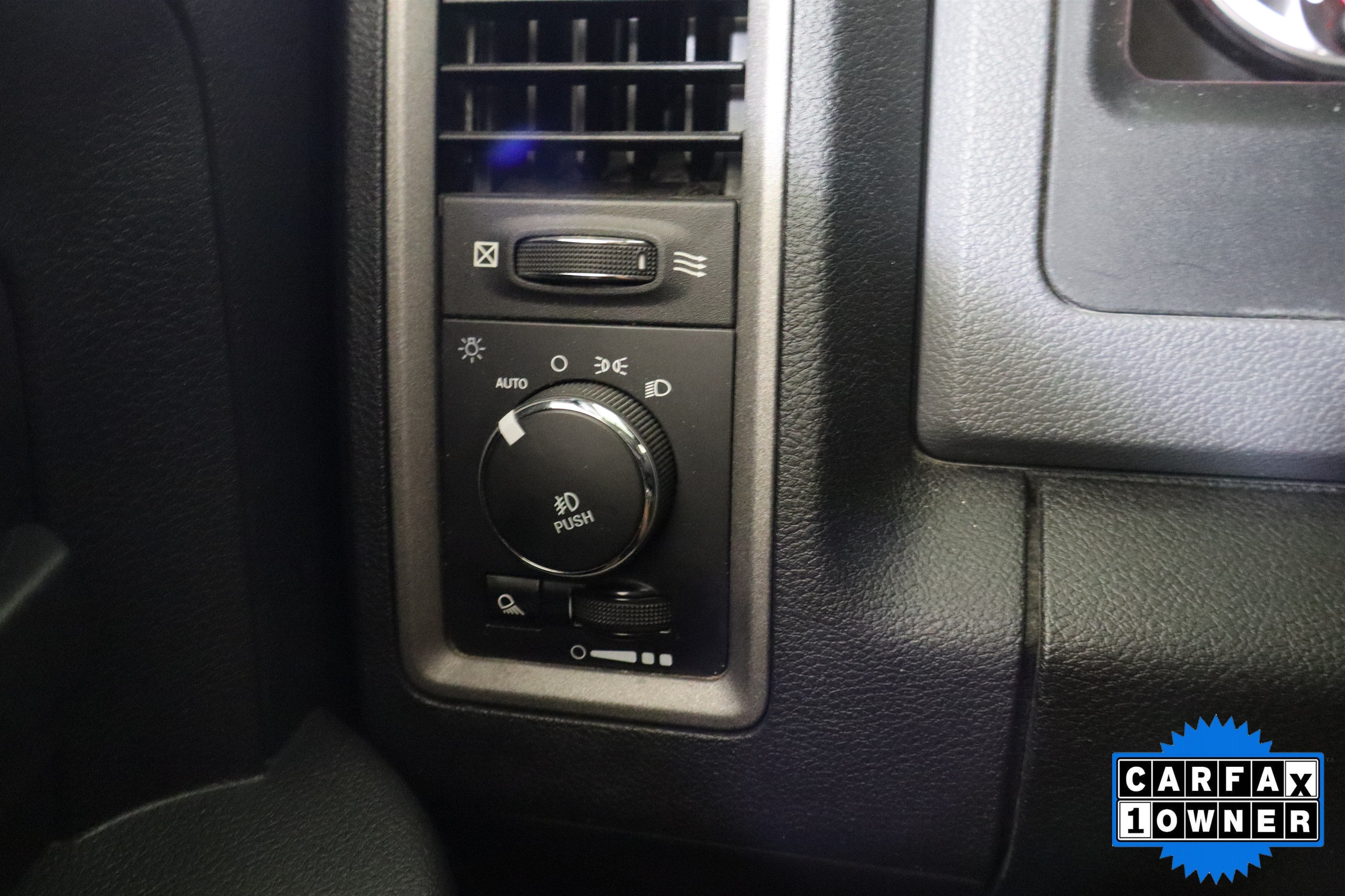 2016 RAM 1500 Express Quad Cab 4WD
