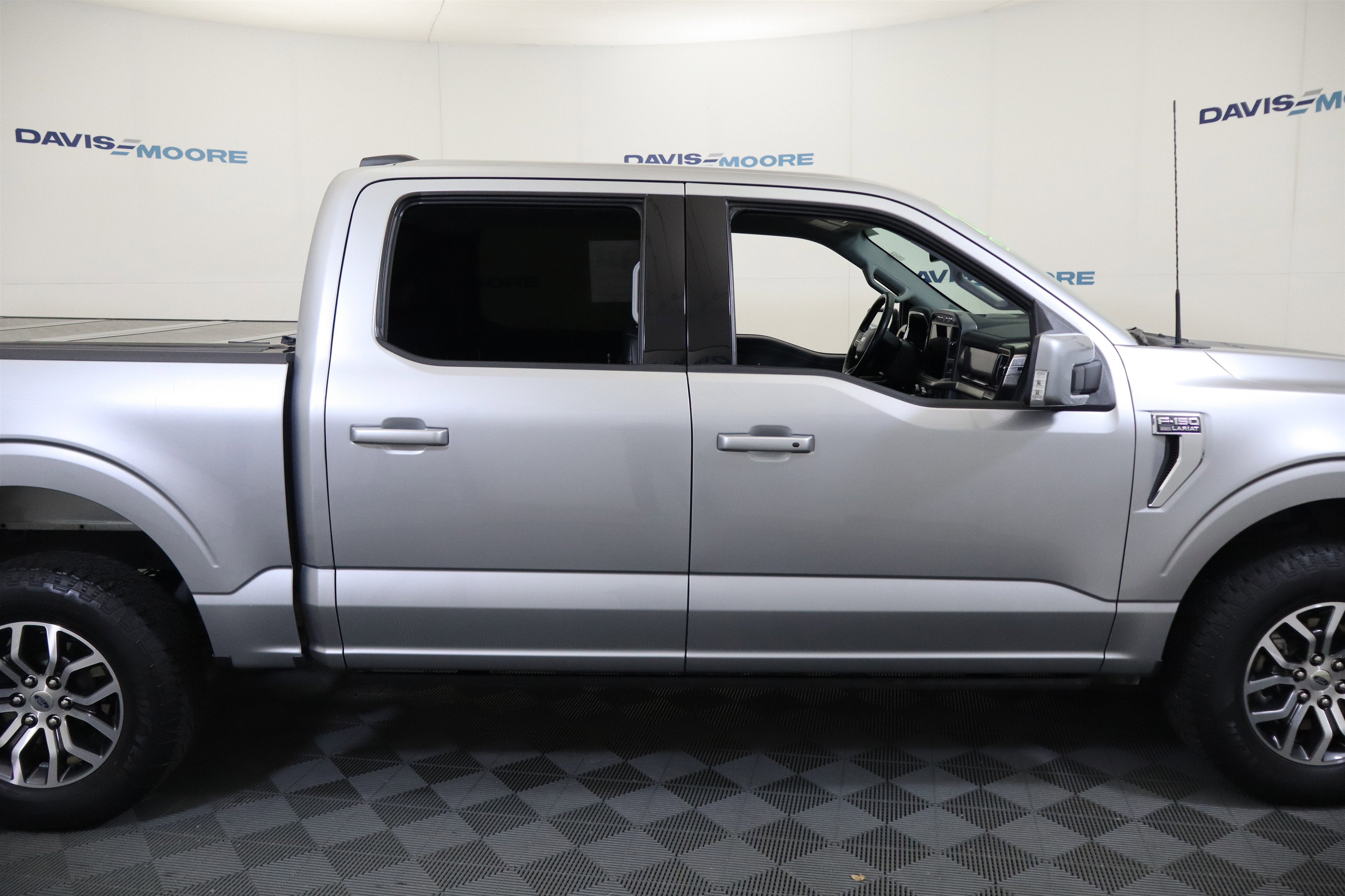 2022 Ford F-150 LARIAT 4WD