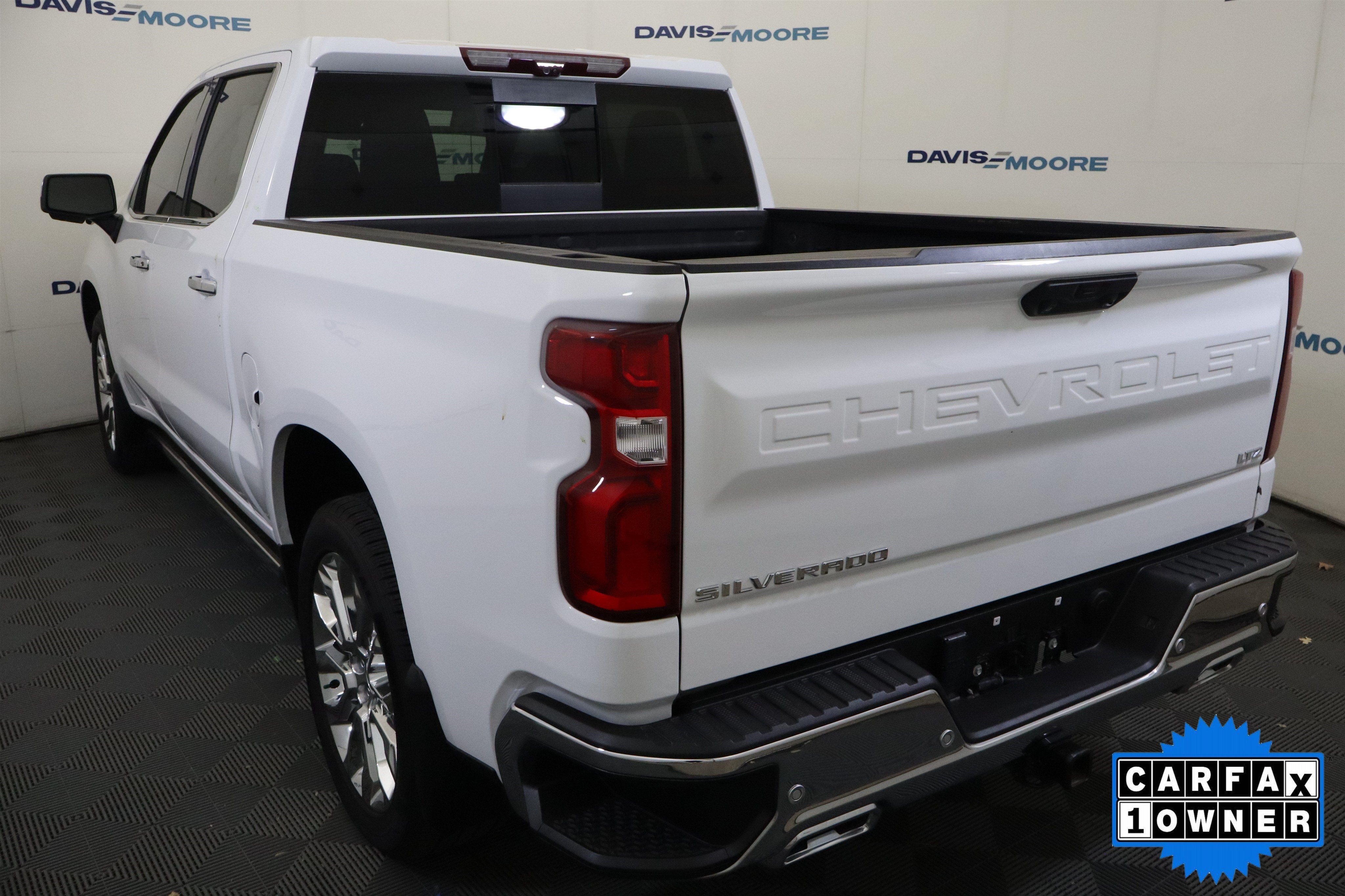 2024 Chevrolet Silverado 1500 LTZ Crew Cab 4WD