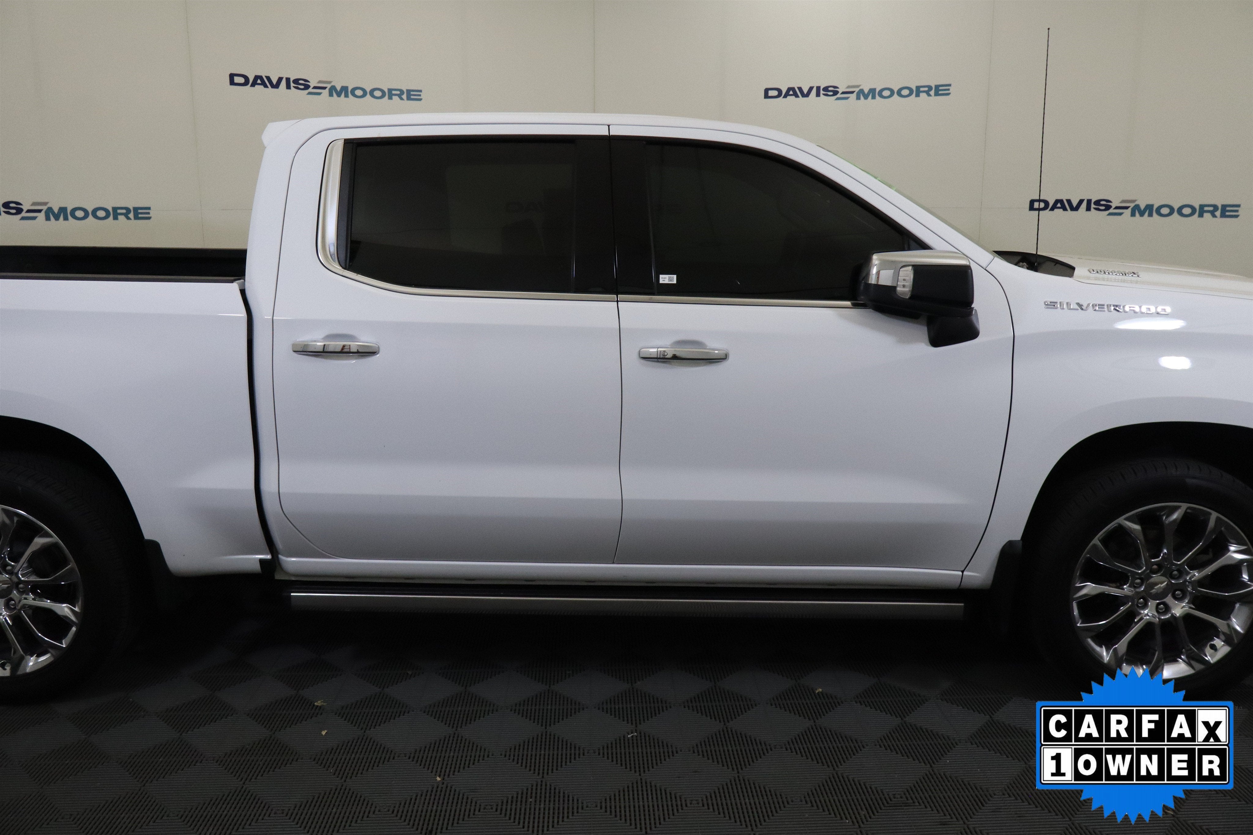 2024 Chevrolet Silverado 1500 LTZ Crew Cab 4WD