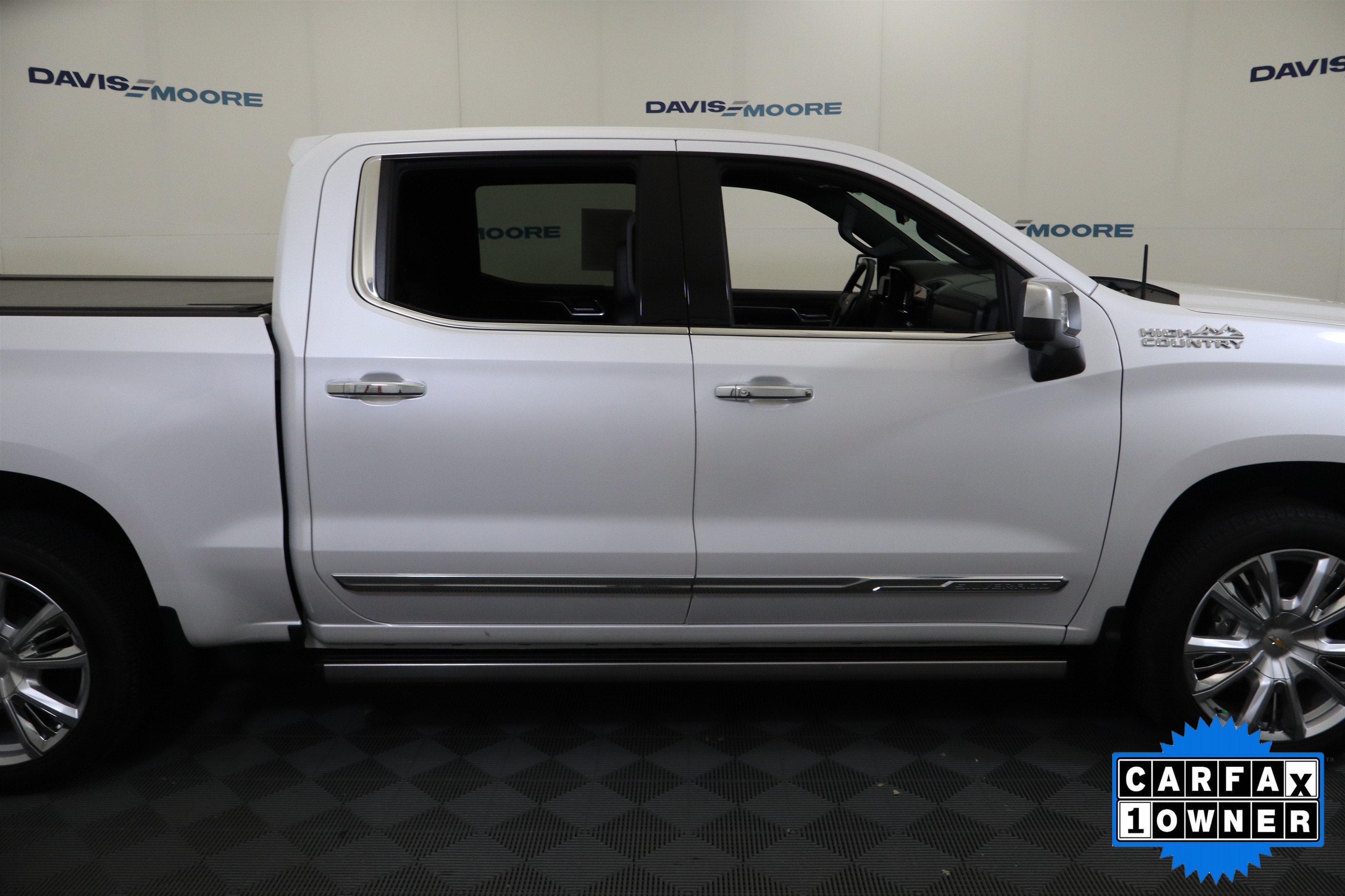 2024 Chevrolet Silverado 1500 High Country Crew Cab 4WD