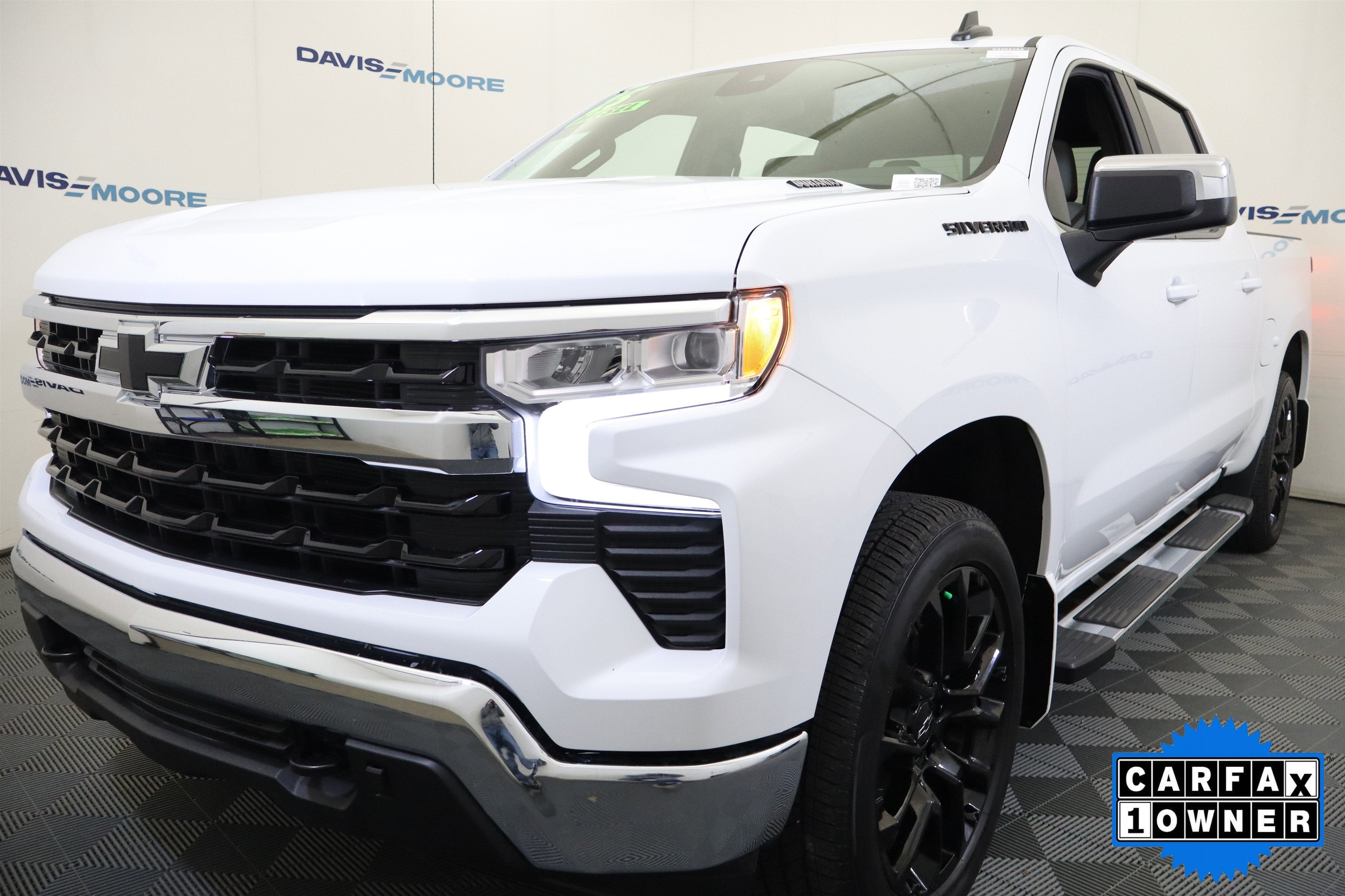 2025 Chevrolet Silverado 1500 LT Crew Cab 4WD