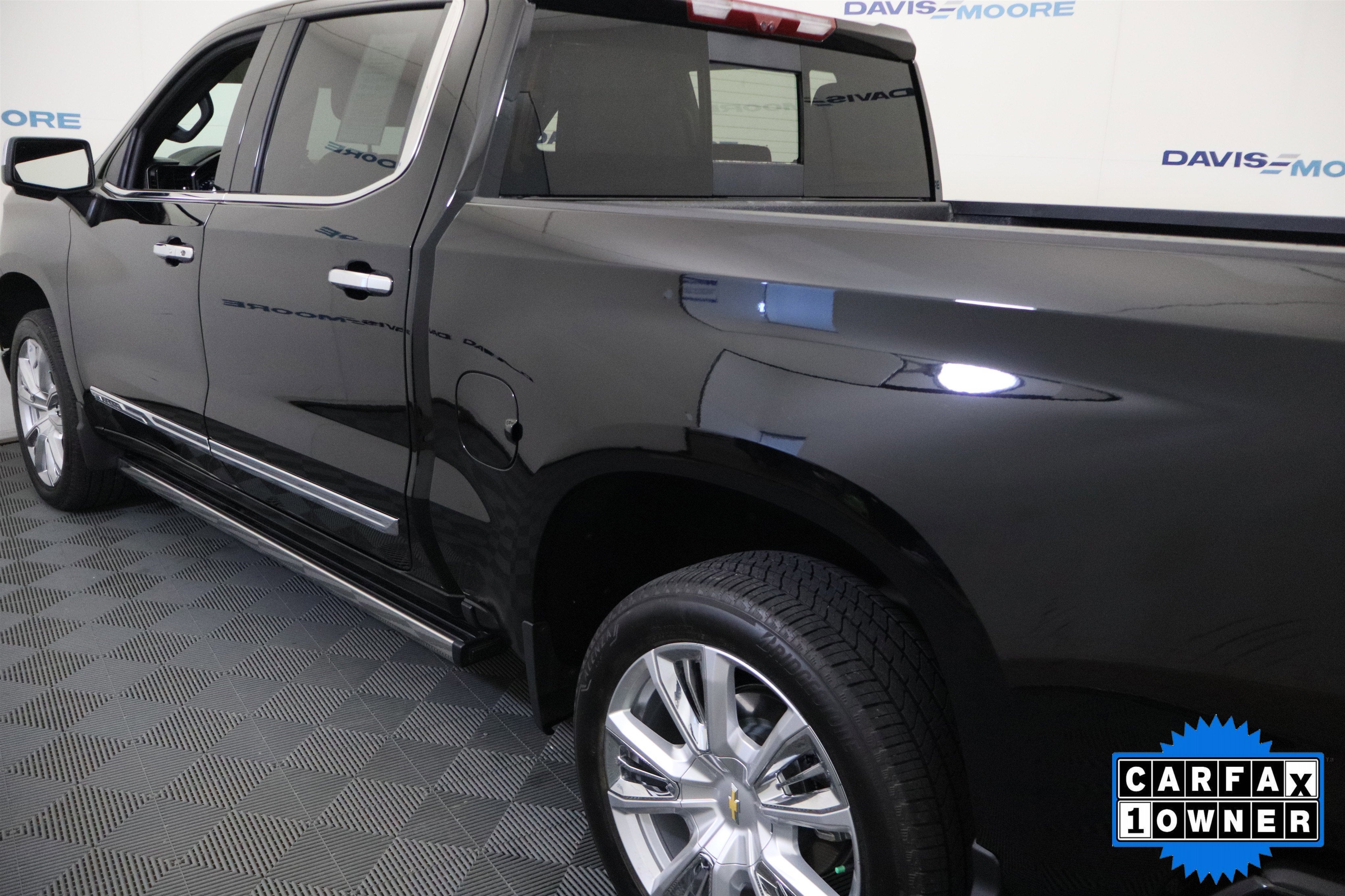 2025 Chevrolet Silverado 1500 High Country Crew Cab 4WD