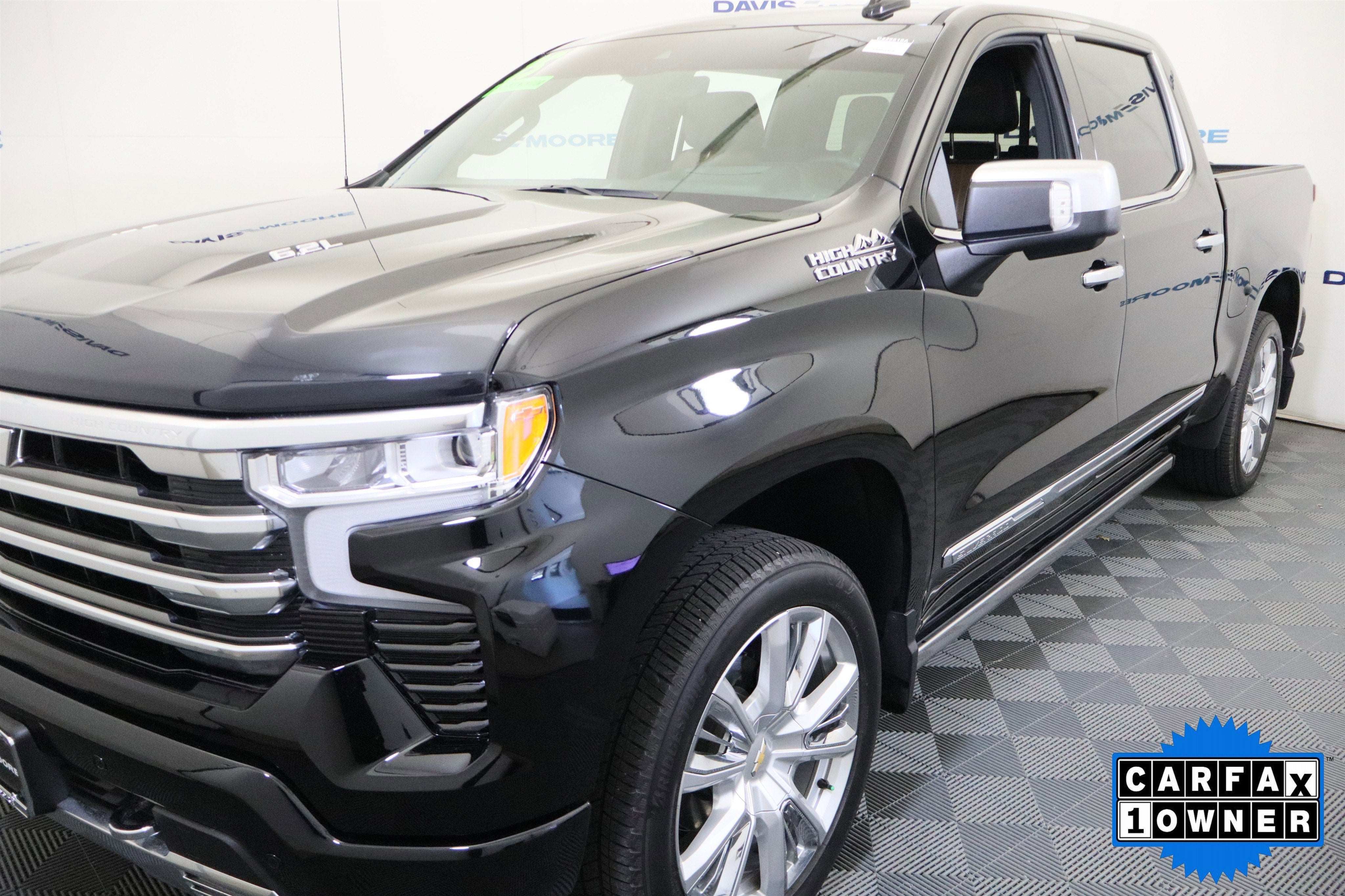 2025 Chevrolet Silverado 1500 High Country Crew Cab 4WD