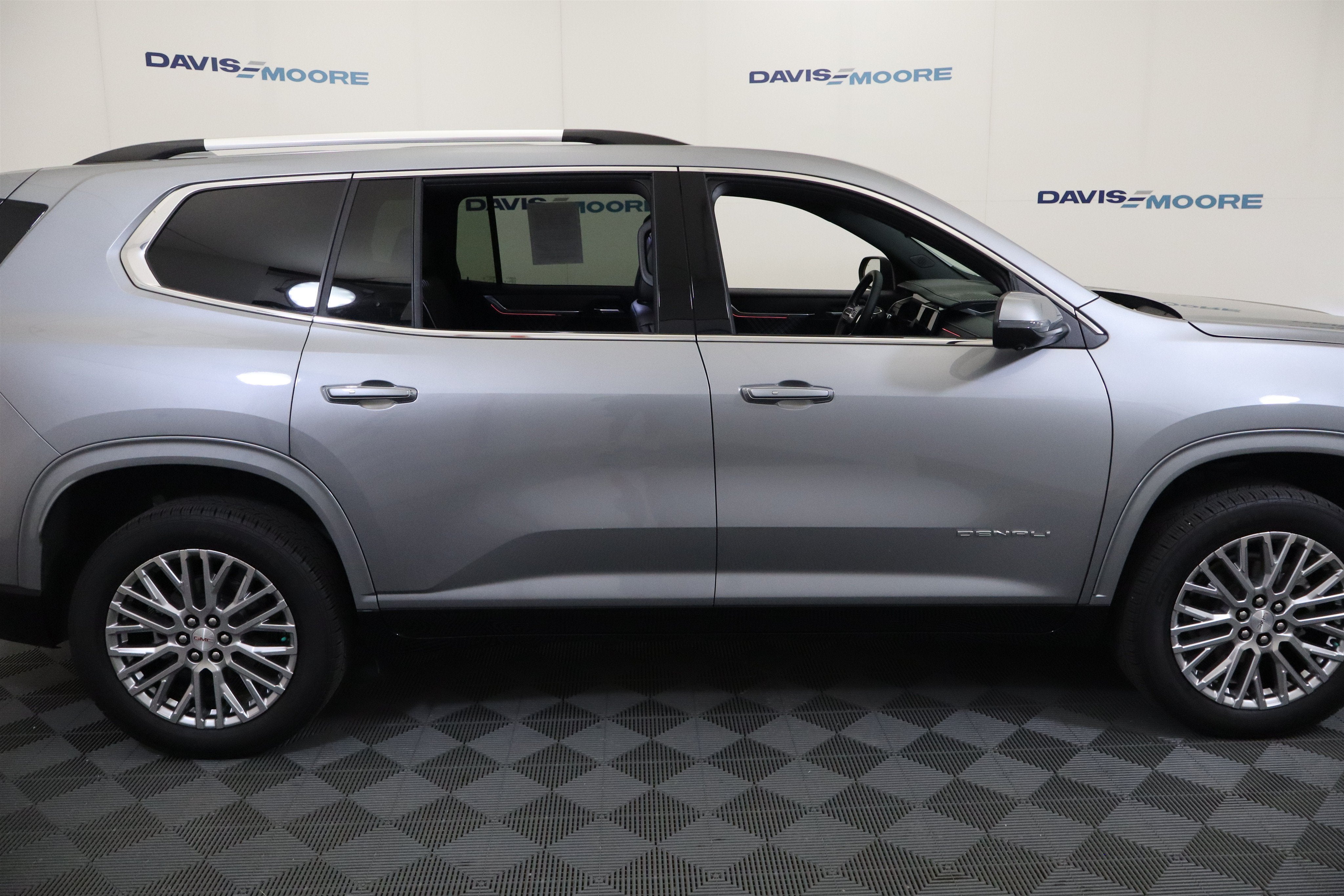 2025 GMC Acadia AWD Denali