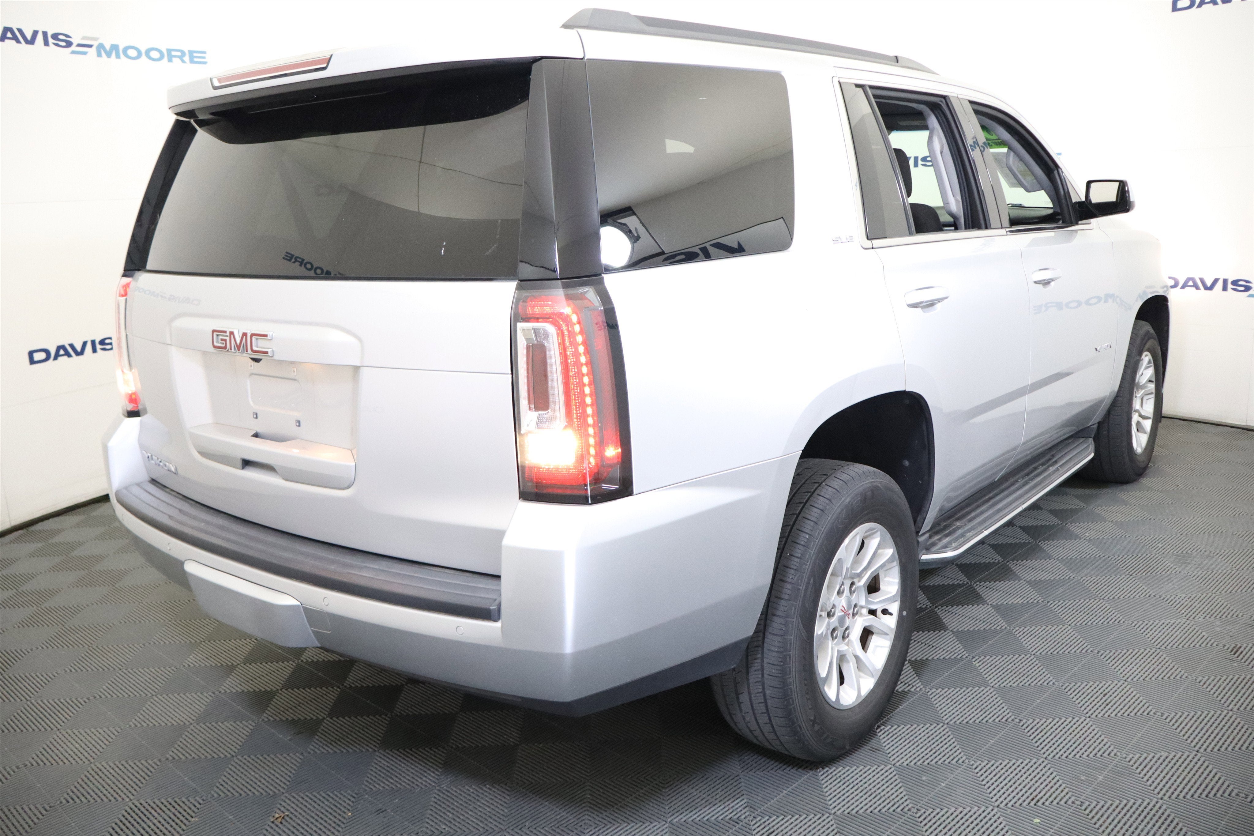 2018 GMC Yukon SLE 4WD