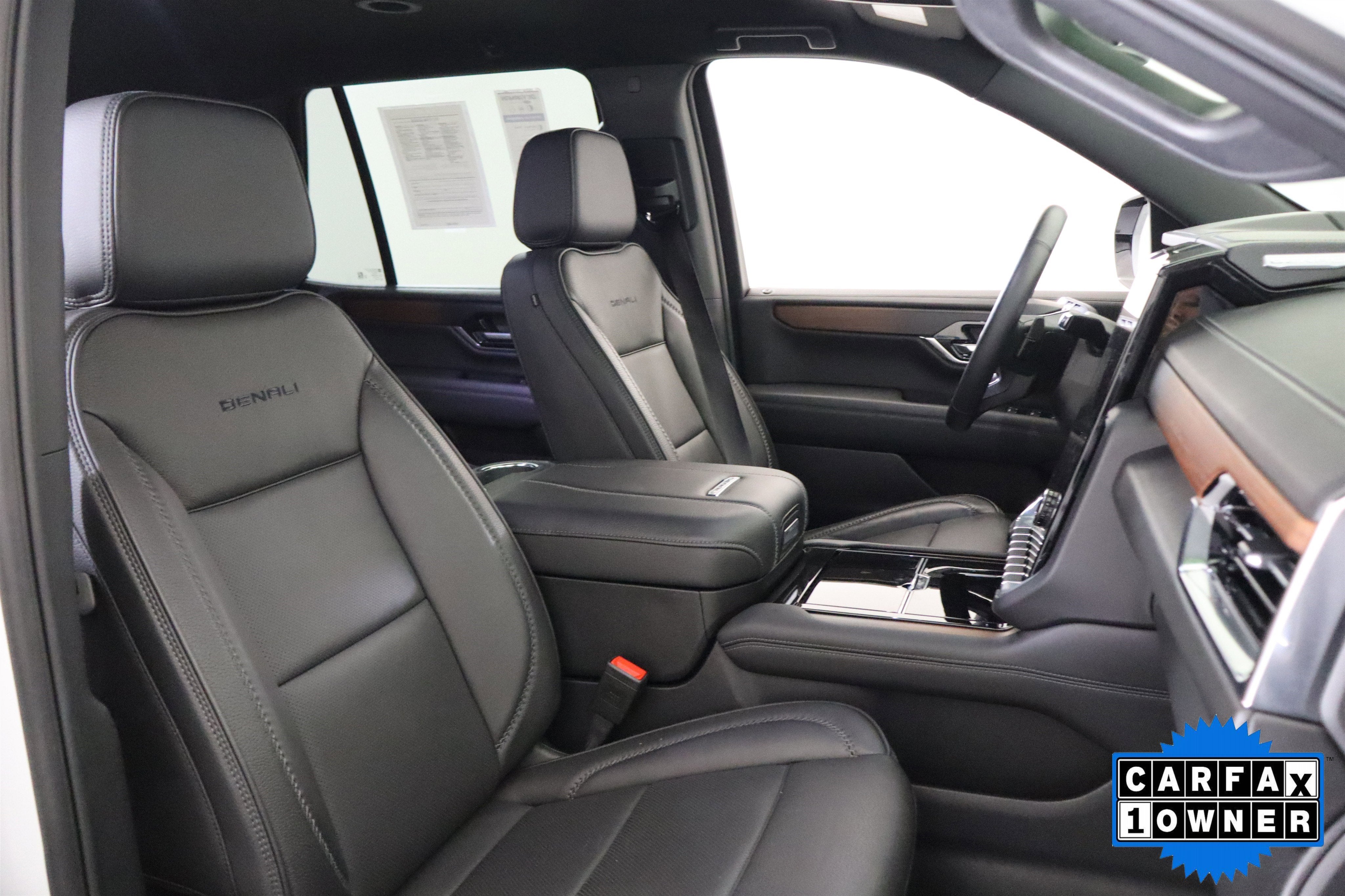 2025 GMC Yukon Denali 4WD