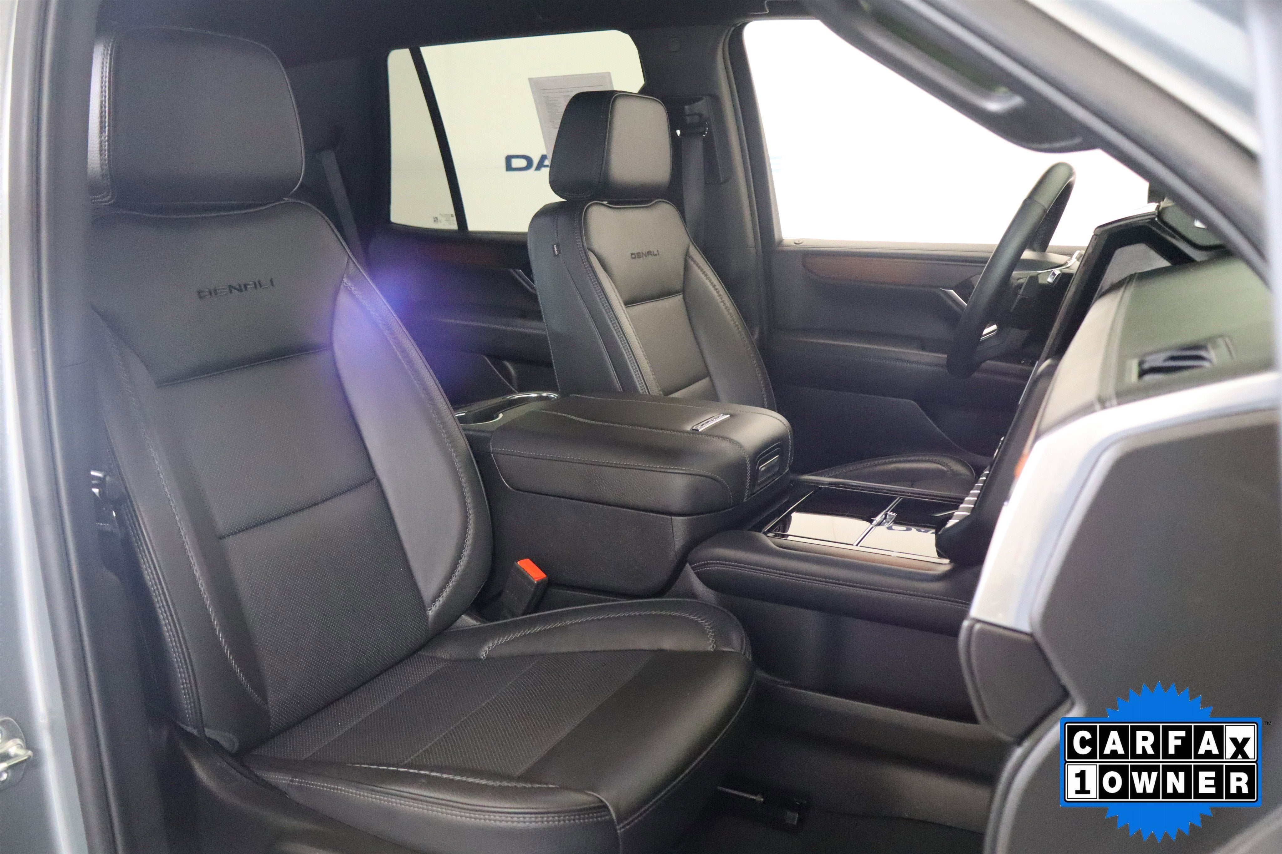 2025 GMC Yukon Denali 4WD