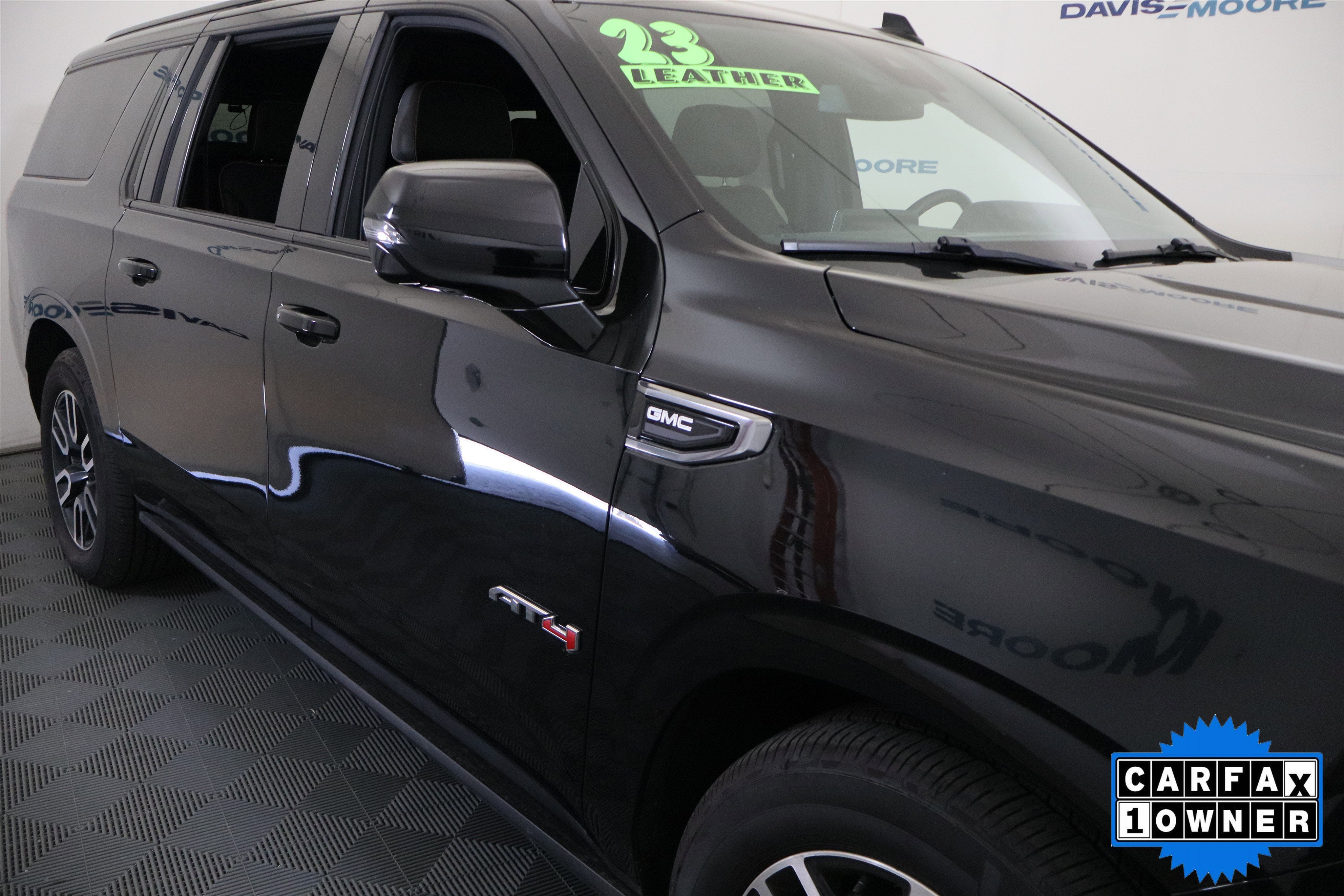 2023 GMC Yukon XL AT4 4WD