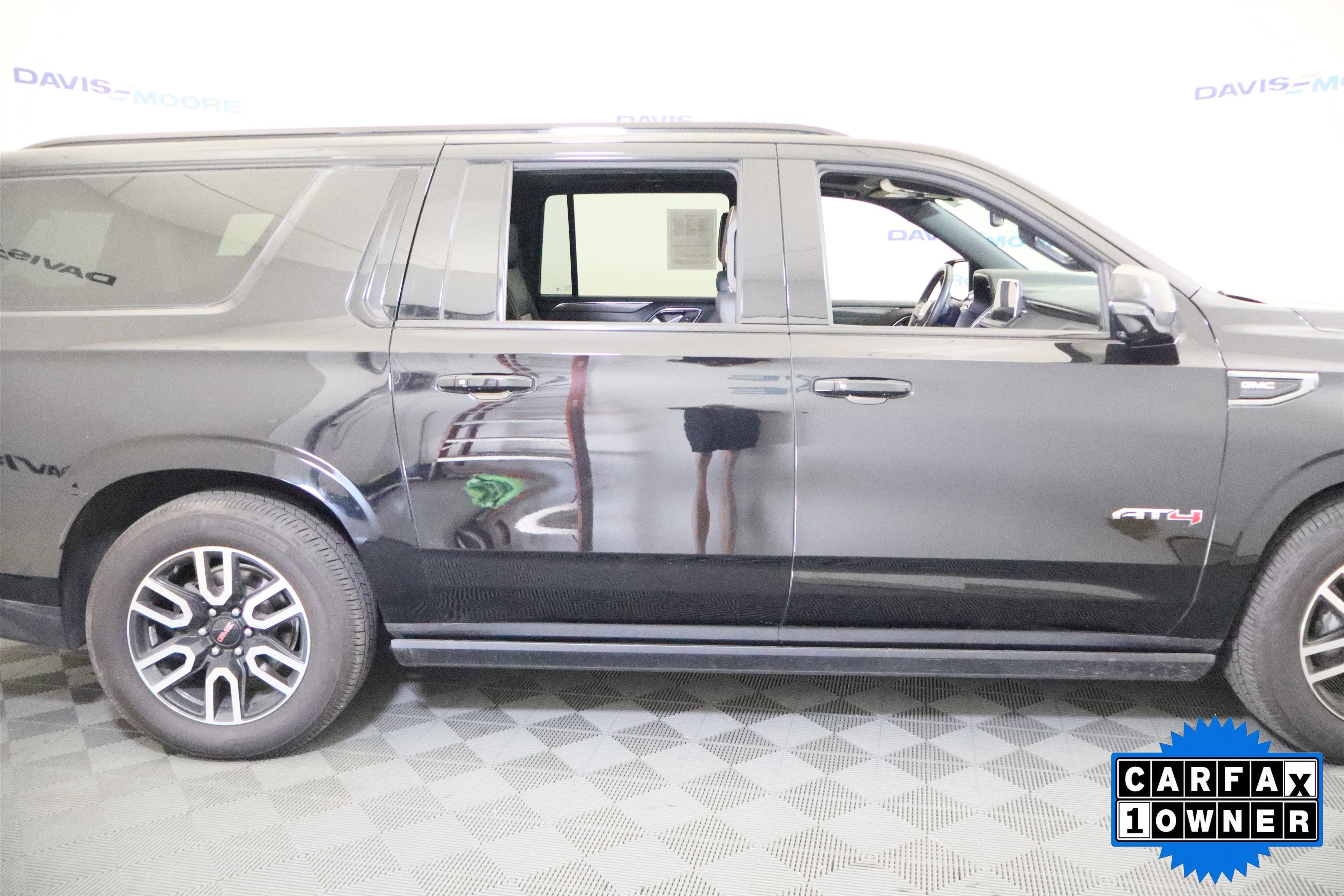 2023 GMC Yukon XL AT4 4WD