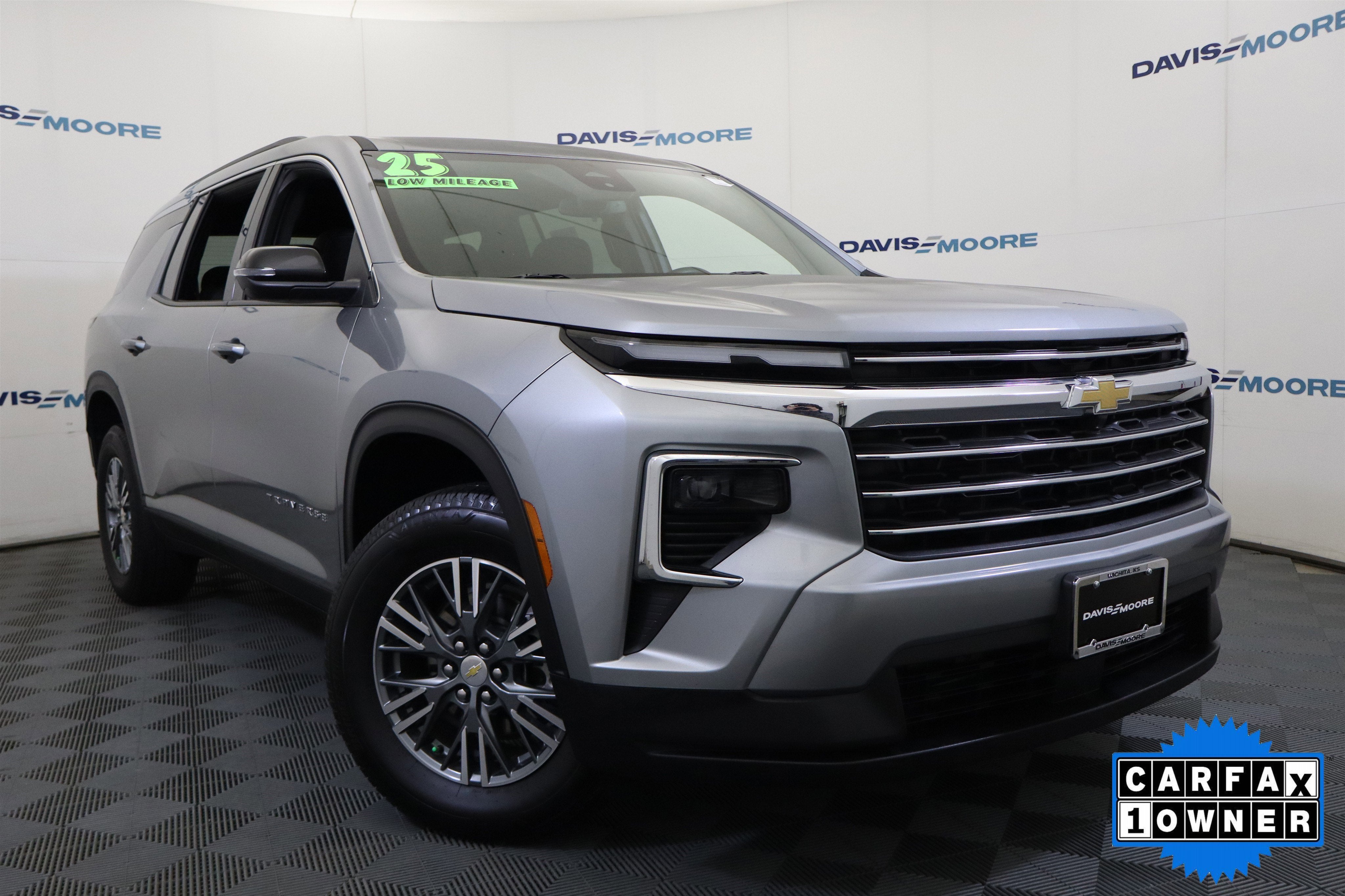 2025 Chevrolet Traverse FWD LT