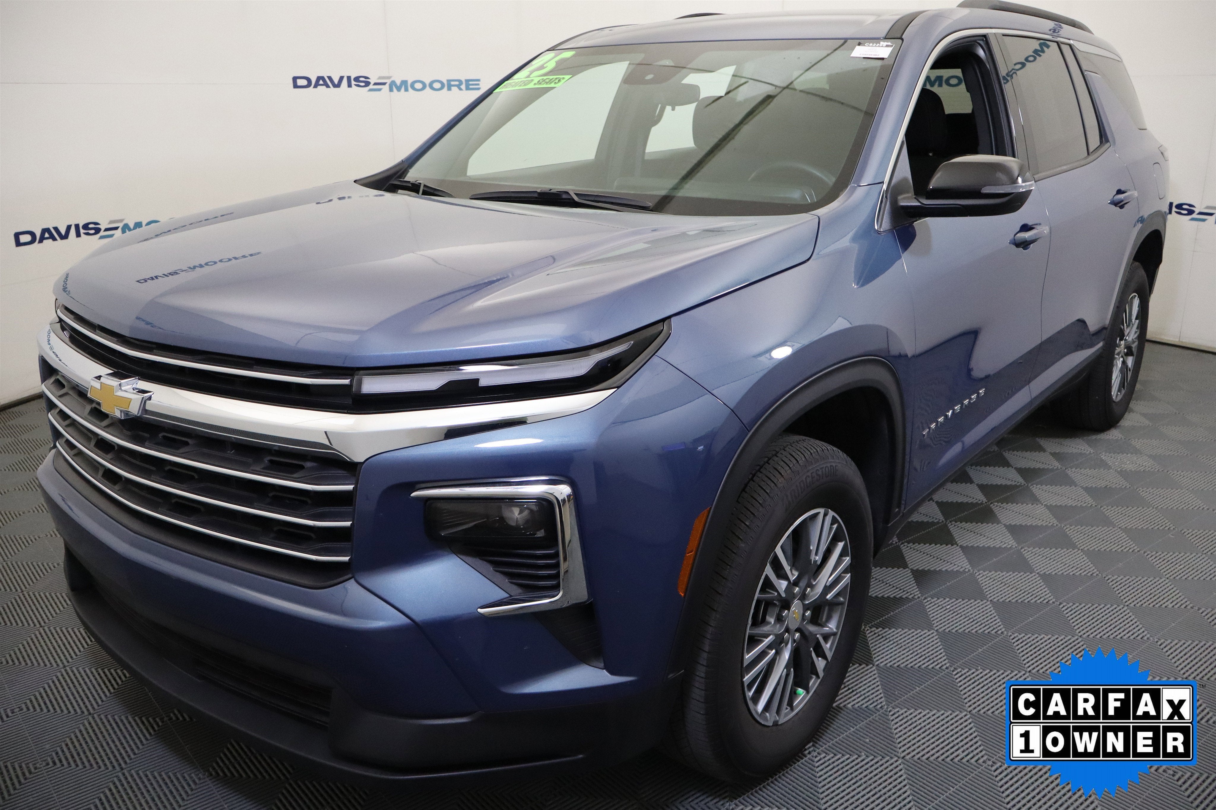 2025 Chevrolet Traverse FWD LT