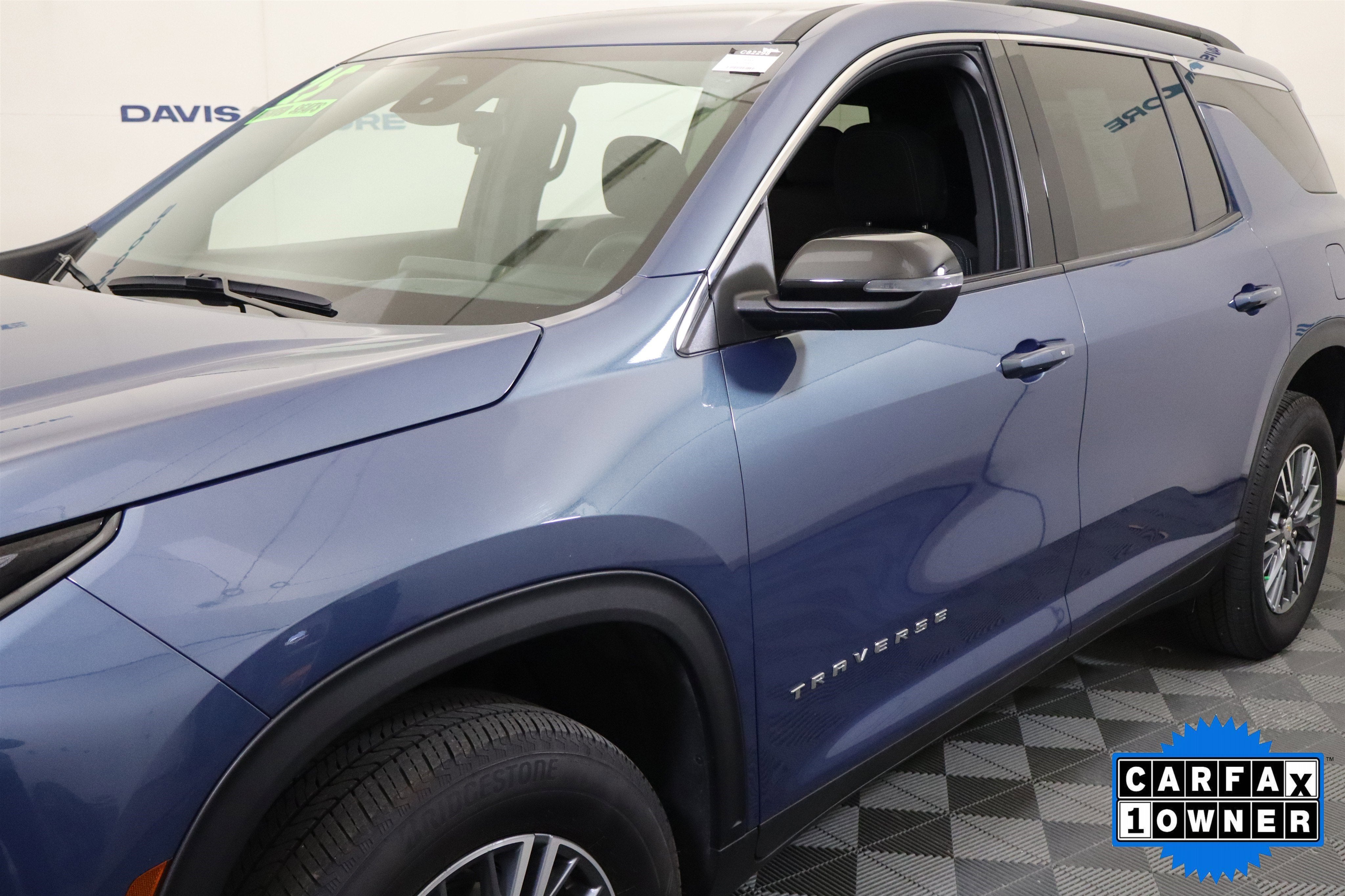 2025 Chevrolet Traverse FWD LT