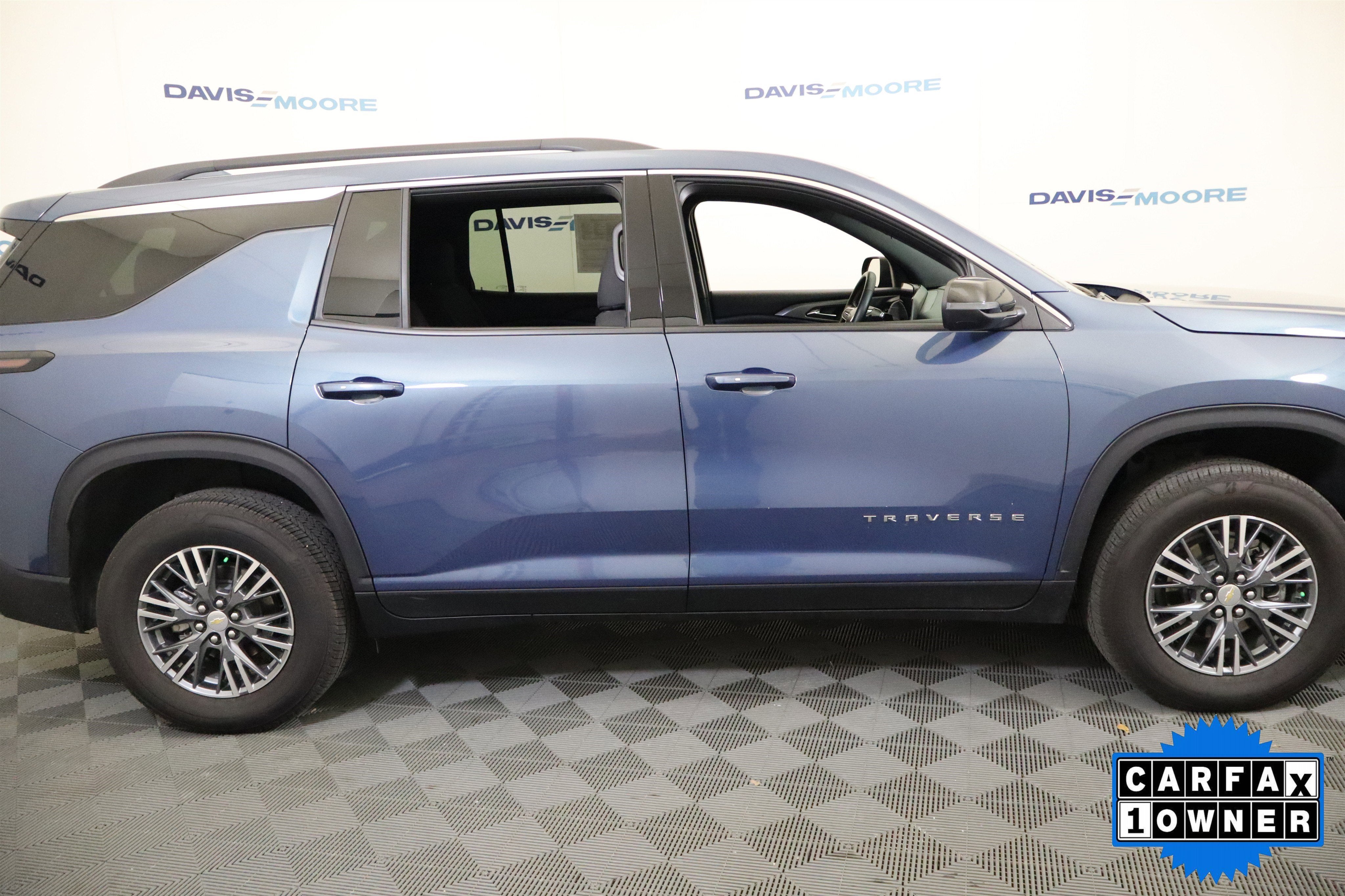 2025 Chevrolet Traverse FWD LT