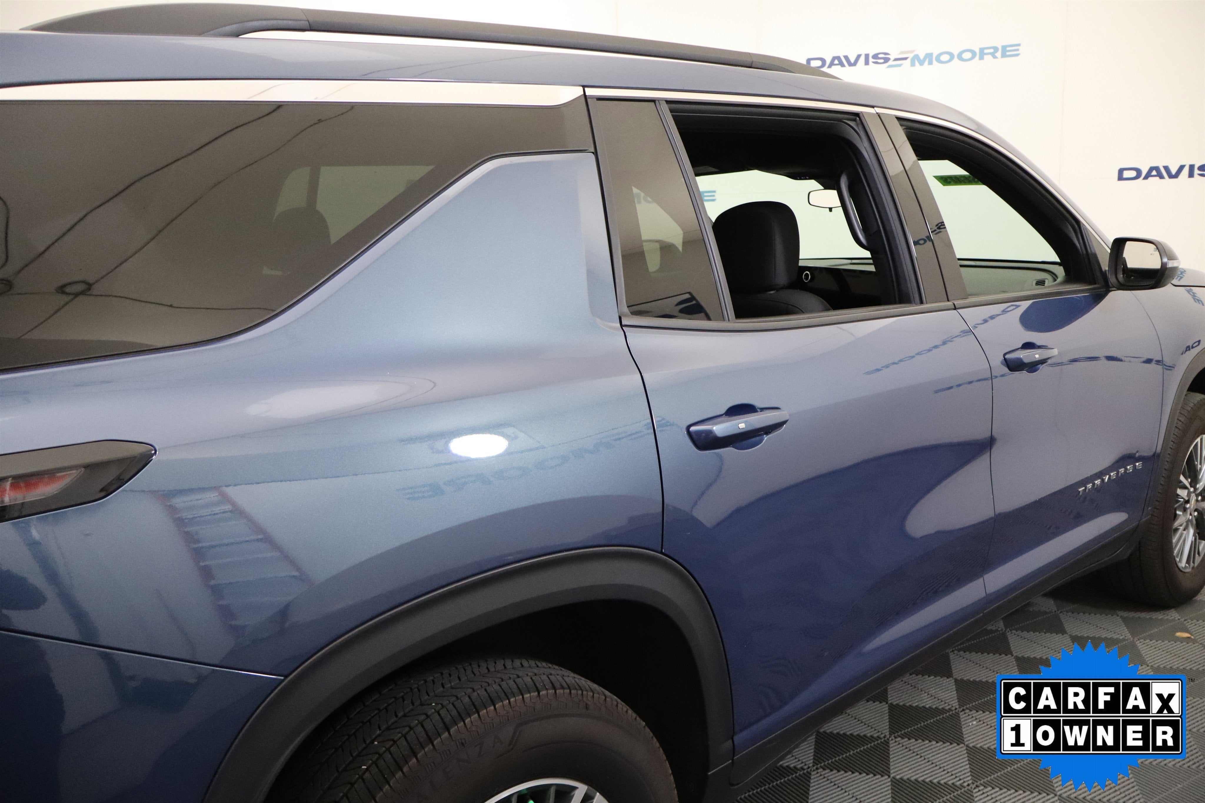 2025 Chevrolet Traverse FWD LT