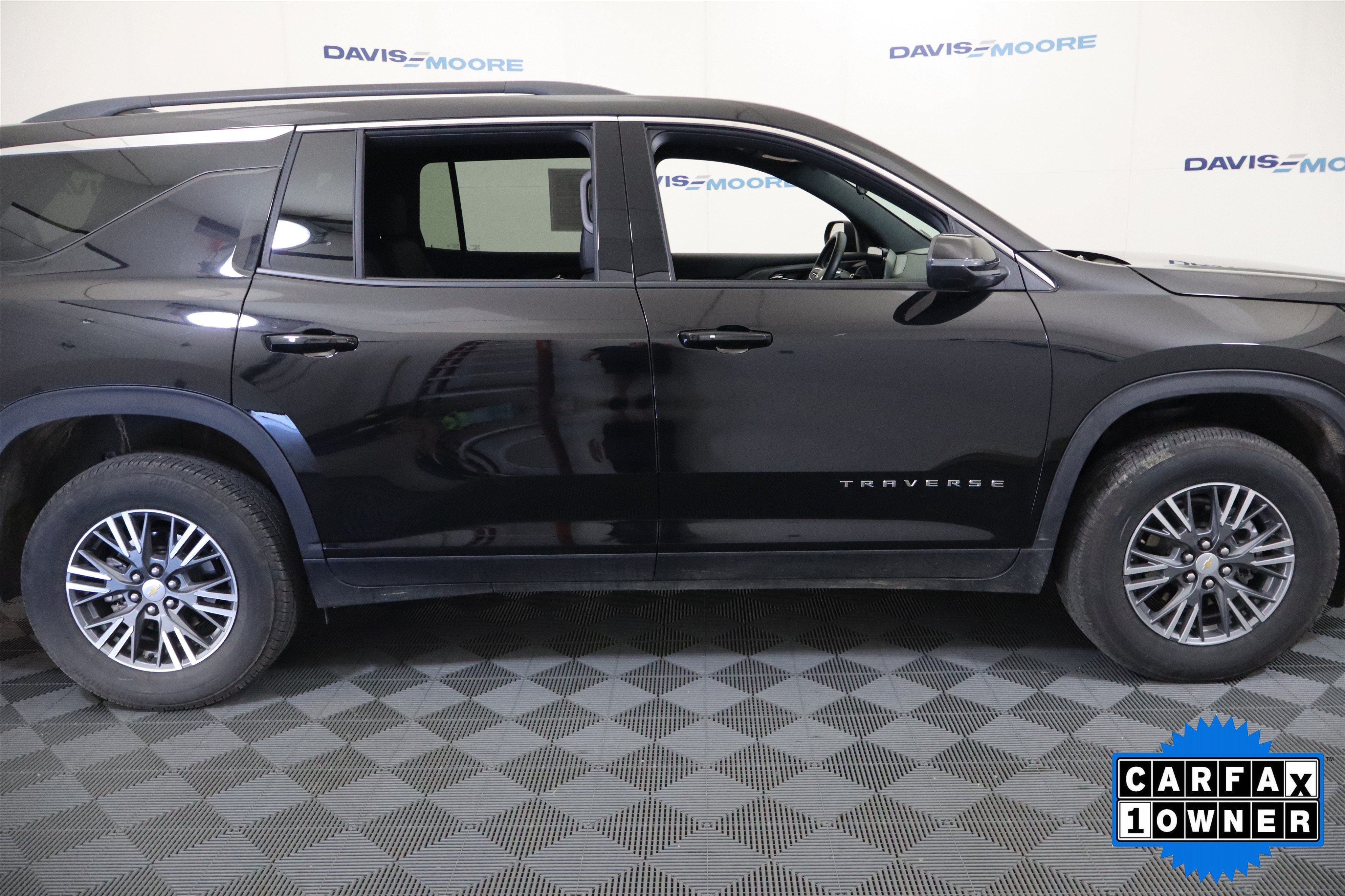 2026 Chevrolet Traverse AWD LT