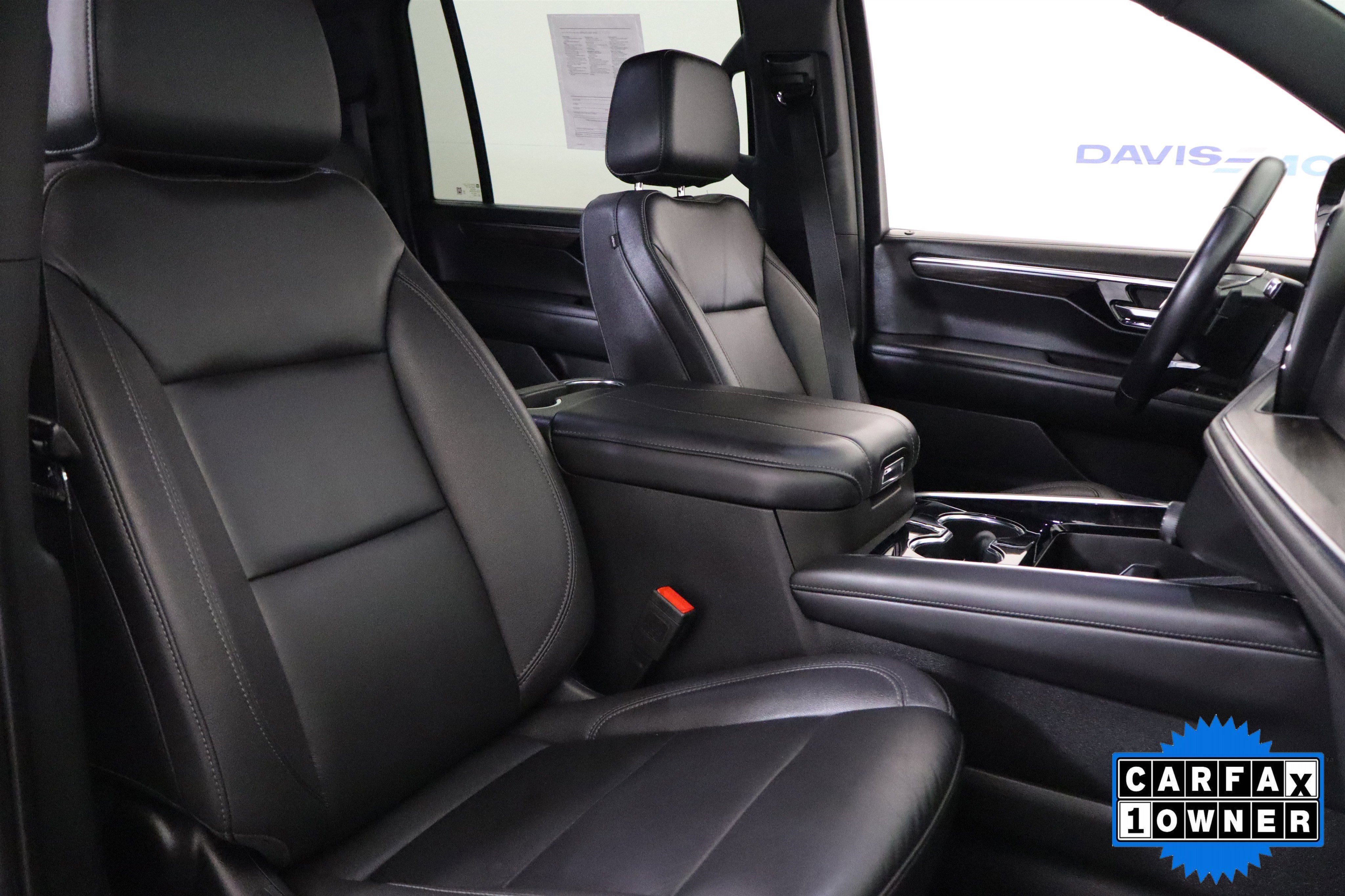 2025 Chevrolet Suburban LT 4WD