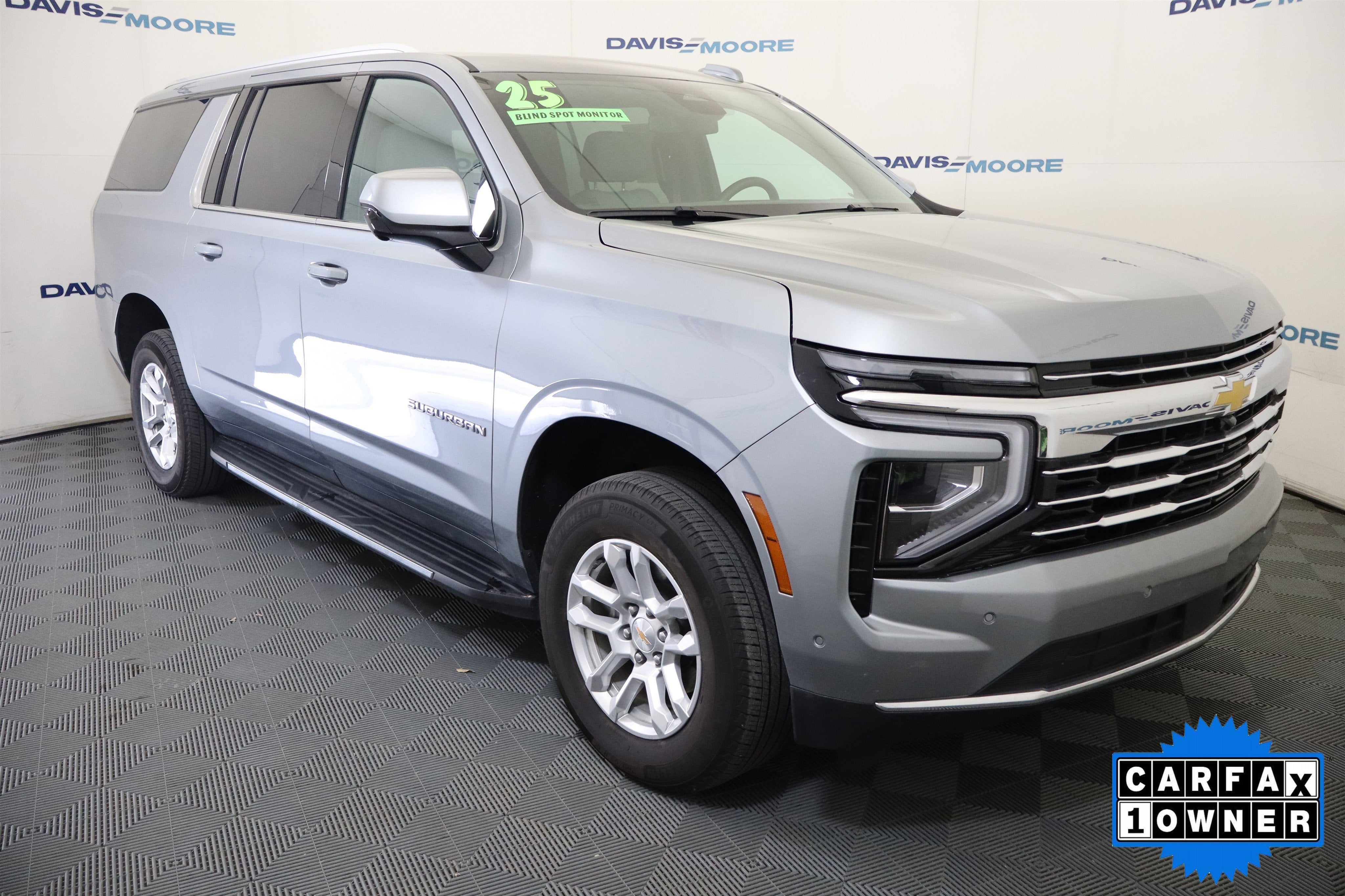 2025 Chevrolet Suburban LT 4WD