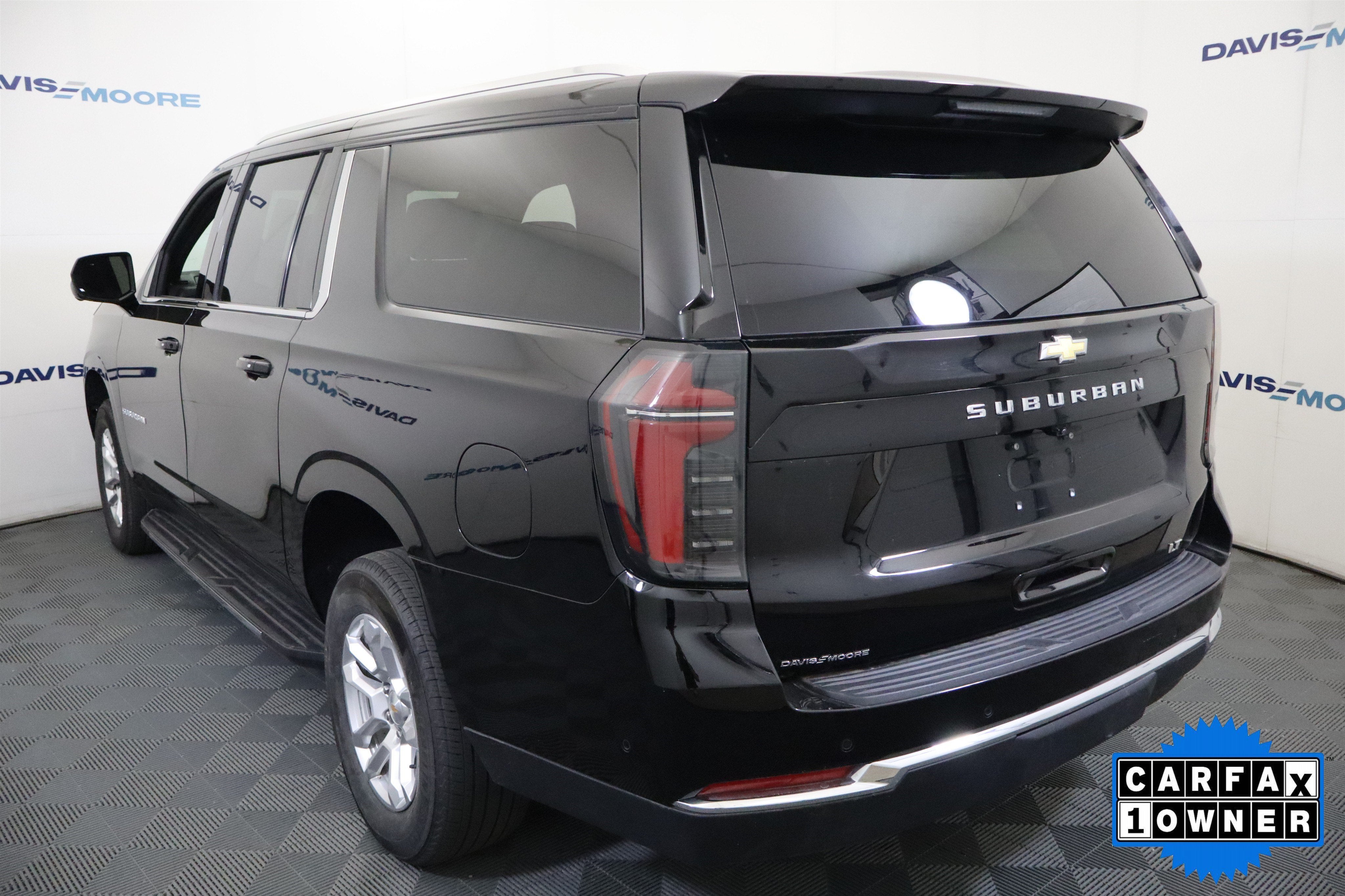 2025 Chevrolet Suburban LT 4WD