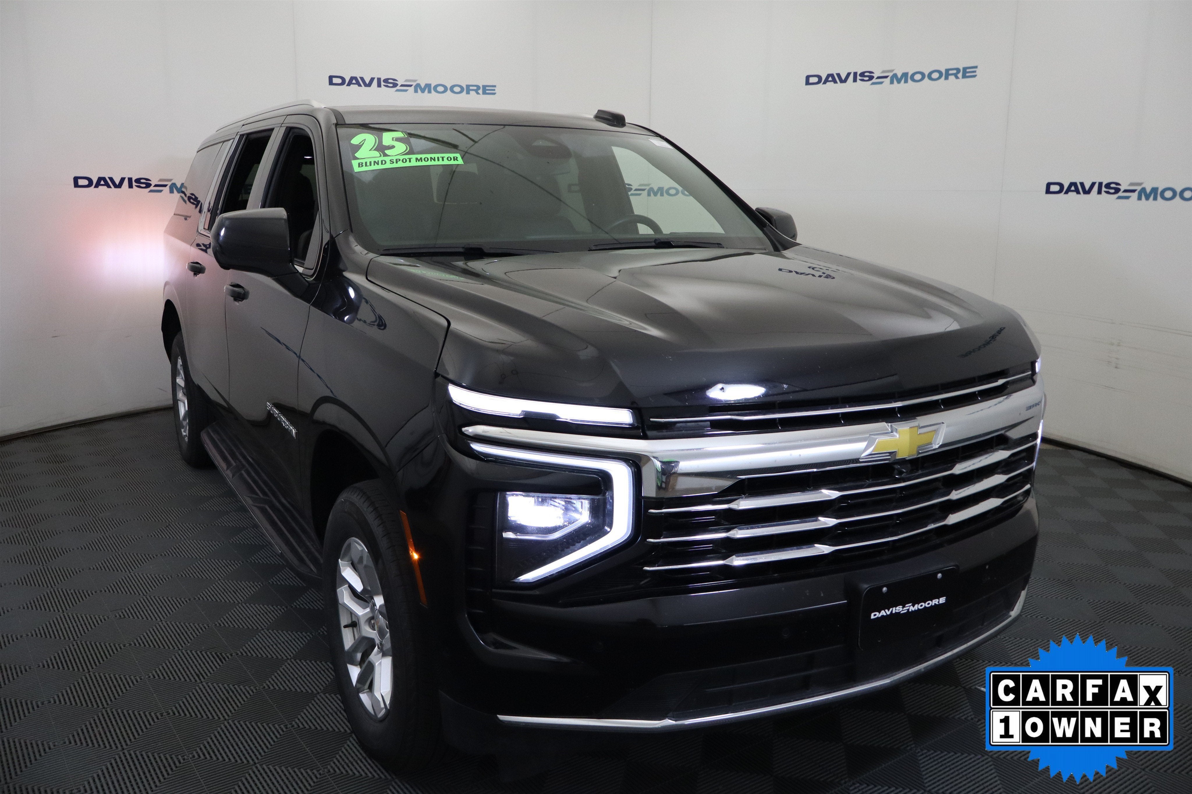 2025 Chevrolet Suburban LT 4WD