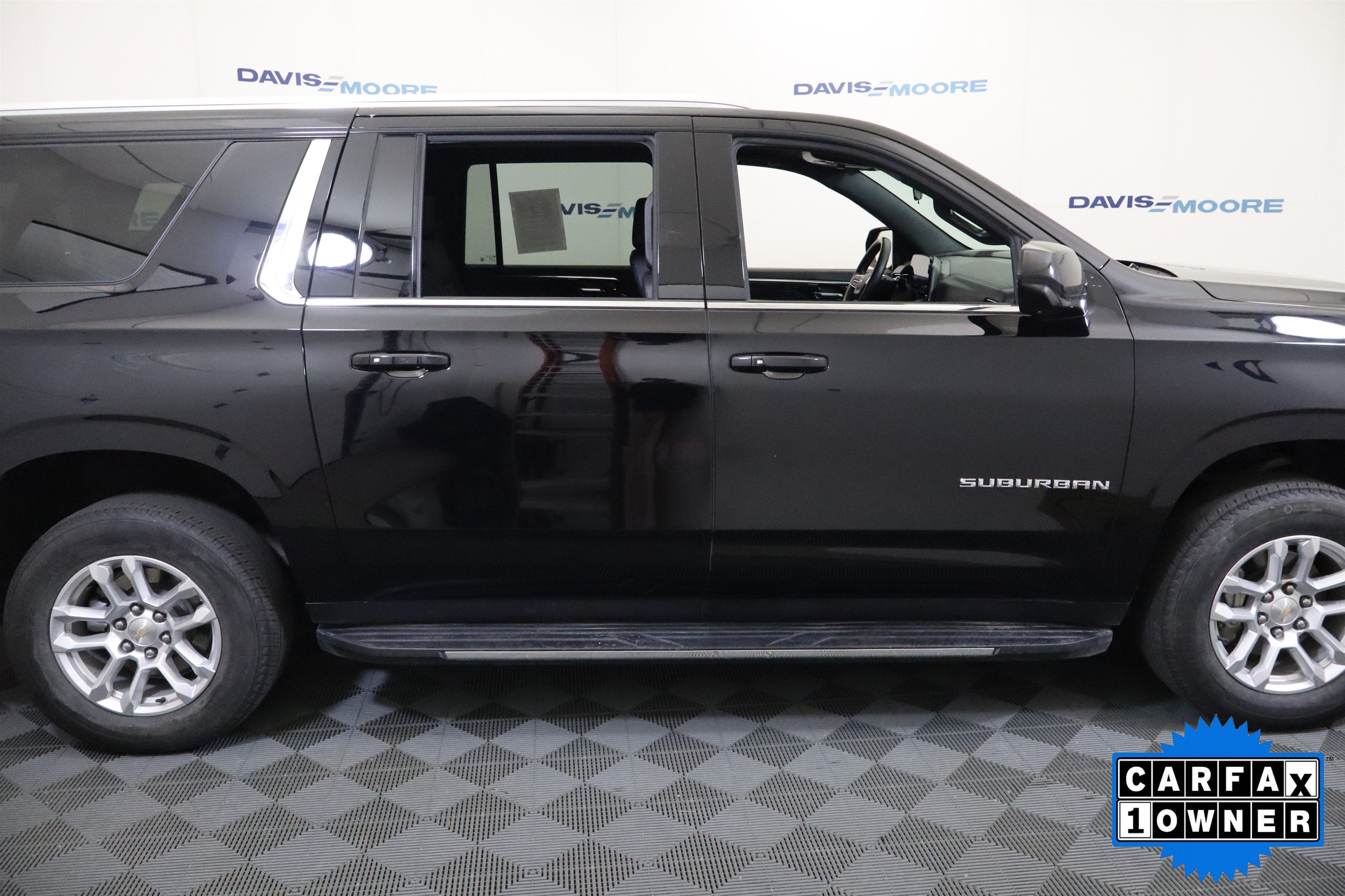 2025 Chevrolet Suburban LT 4WD