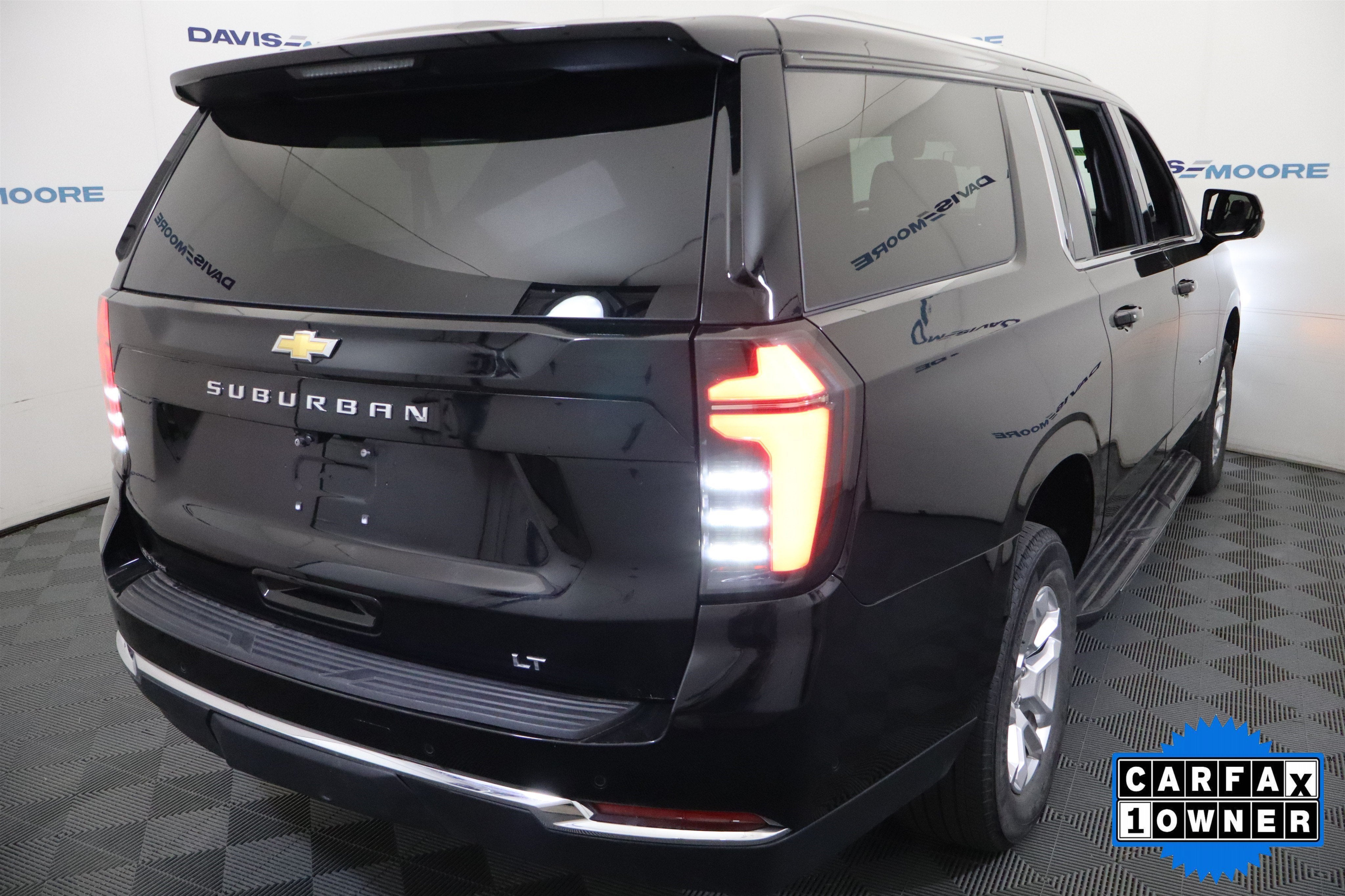 2025 Chevrolet Suburban LT 4WD