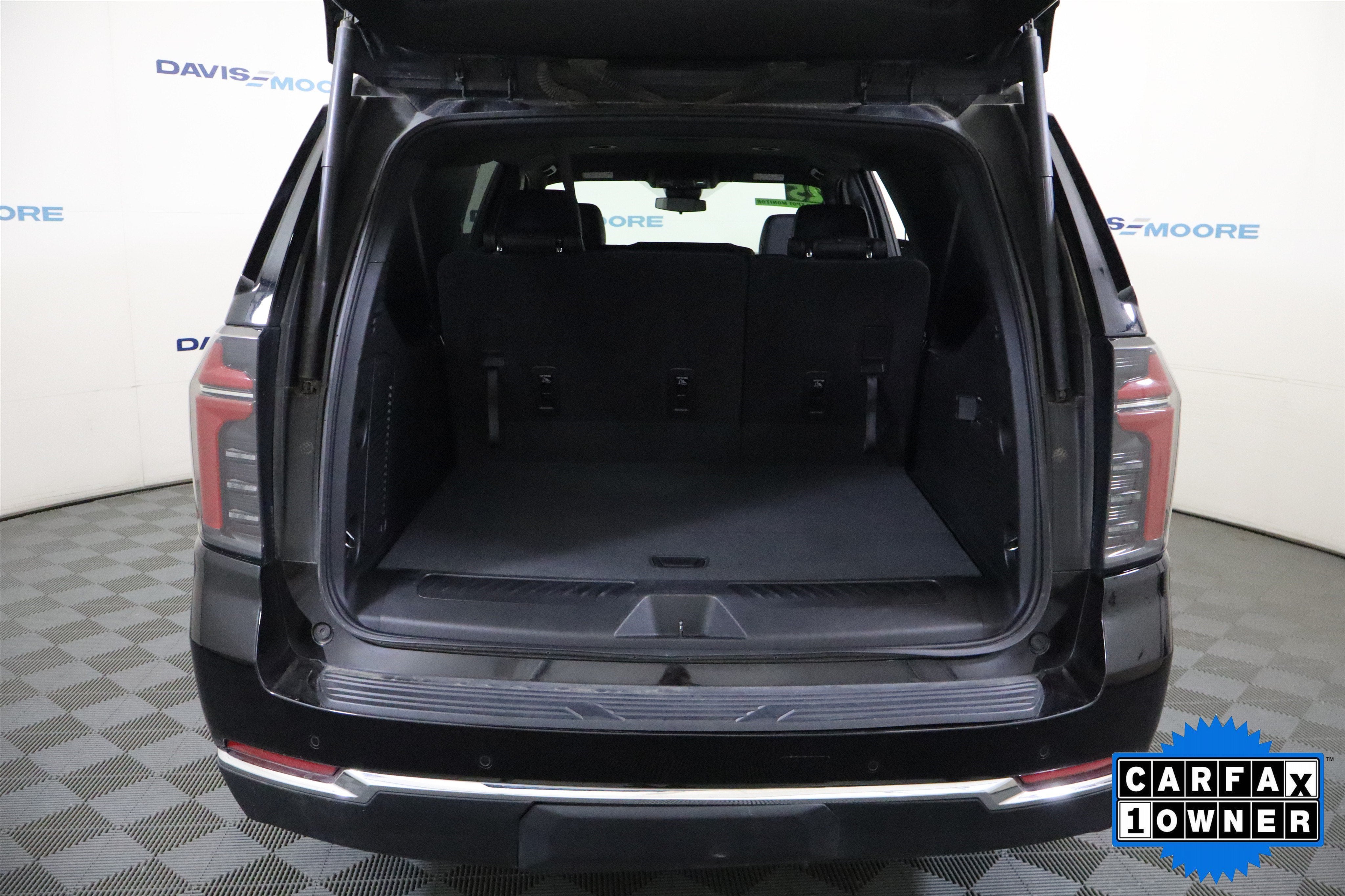 2025 Chevrolet Suburban LT 4WD