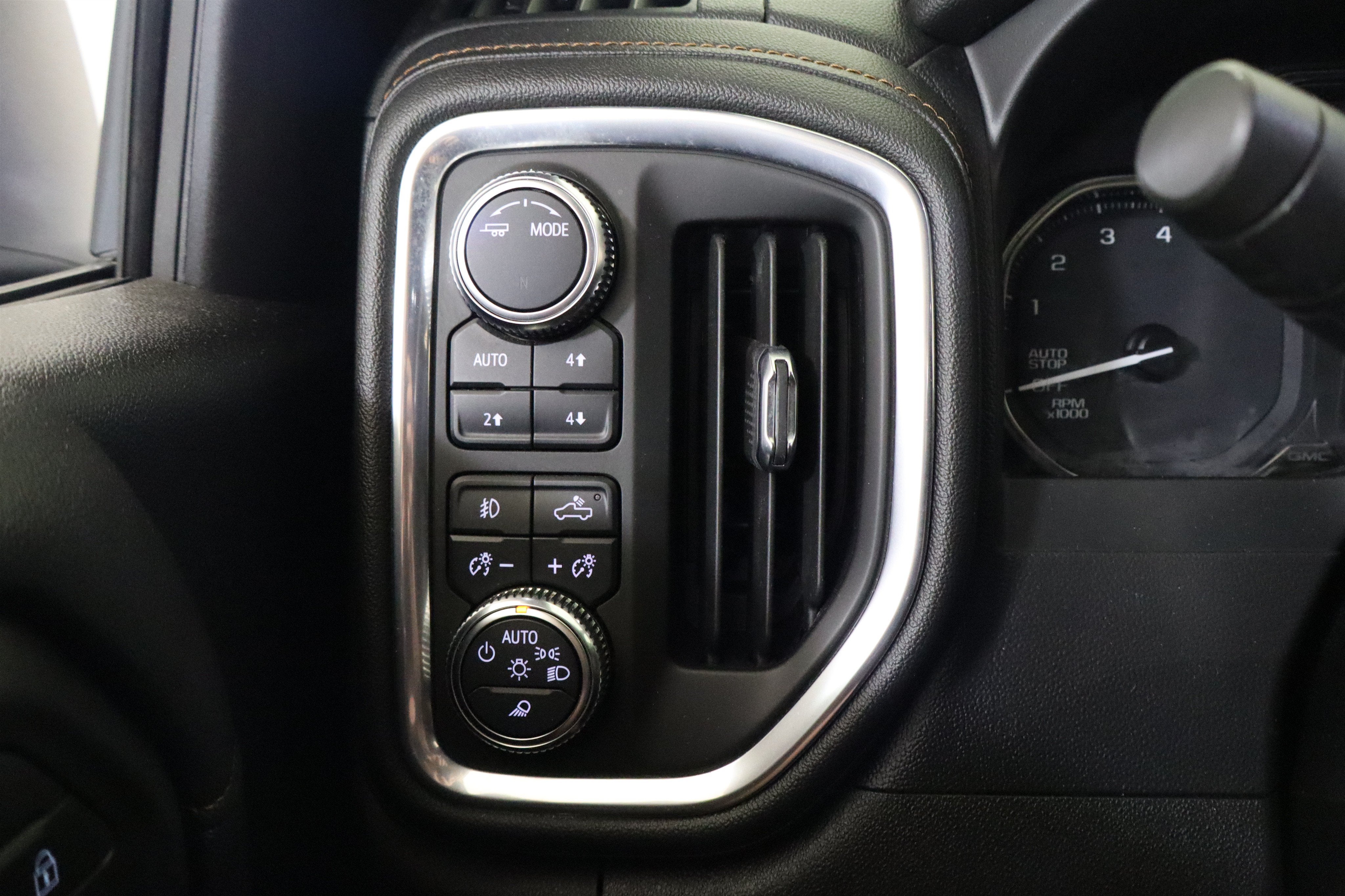 2021 GMC Sierra 1500 AT4 Crew Cab 4WD