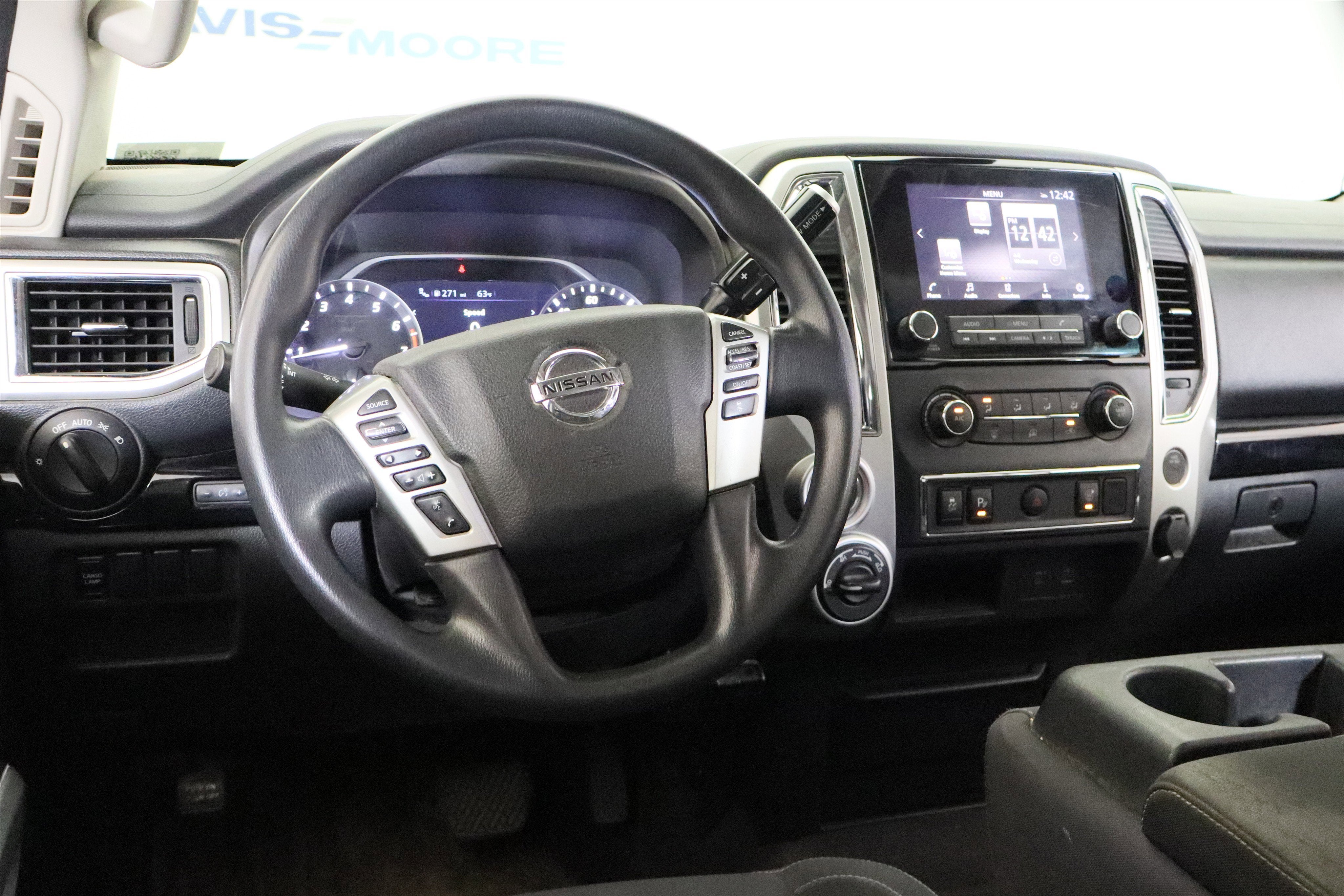 2021 Nissan Titan SV Crew Cab 4x4