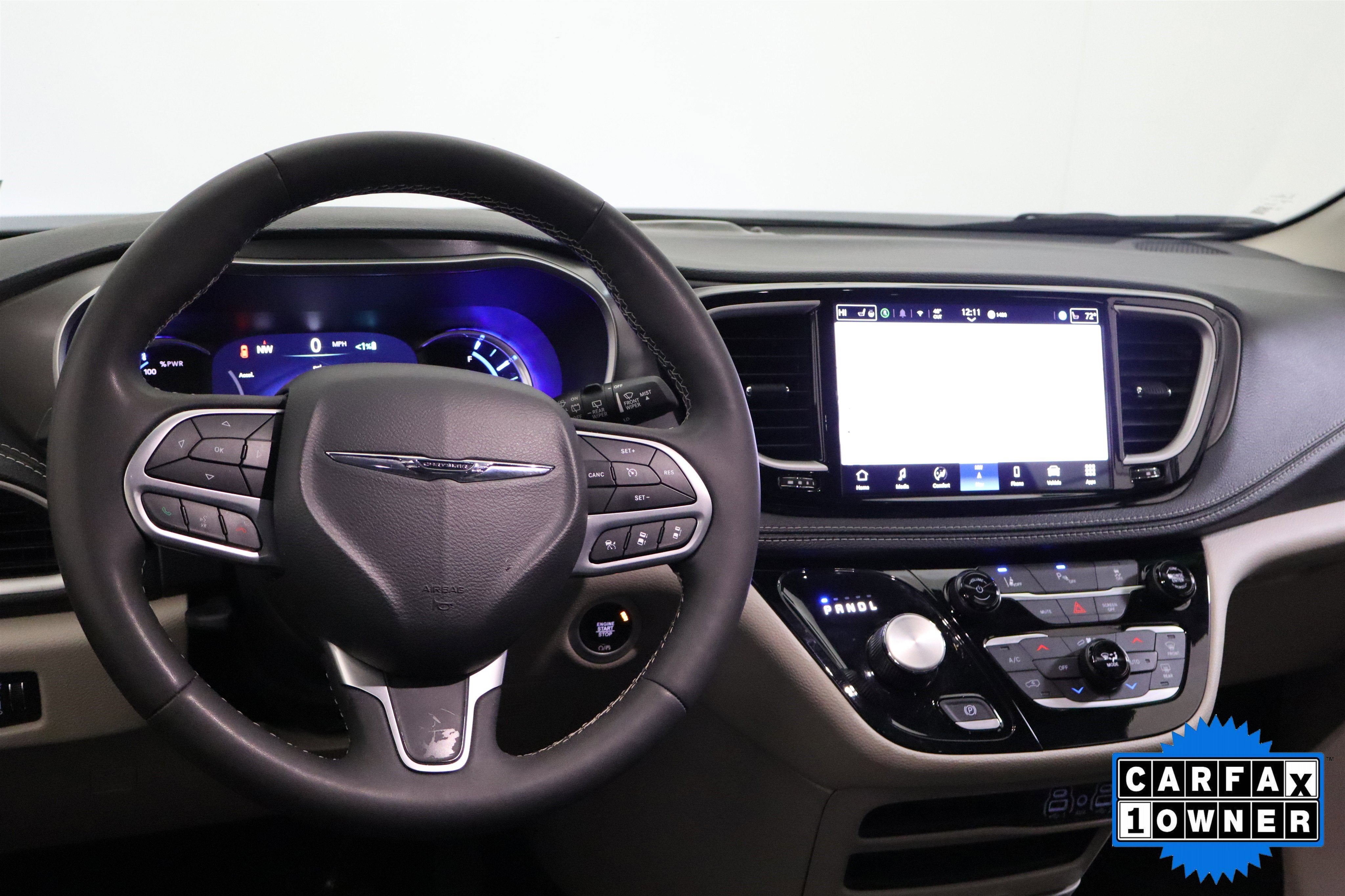 2024 Chrysler Pacifica Hybrid Select