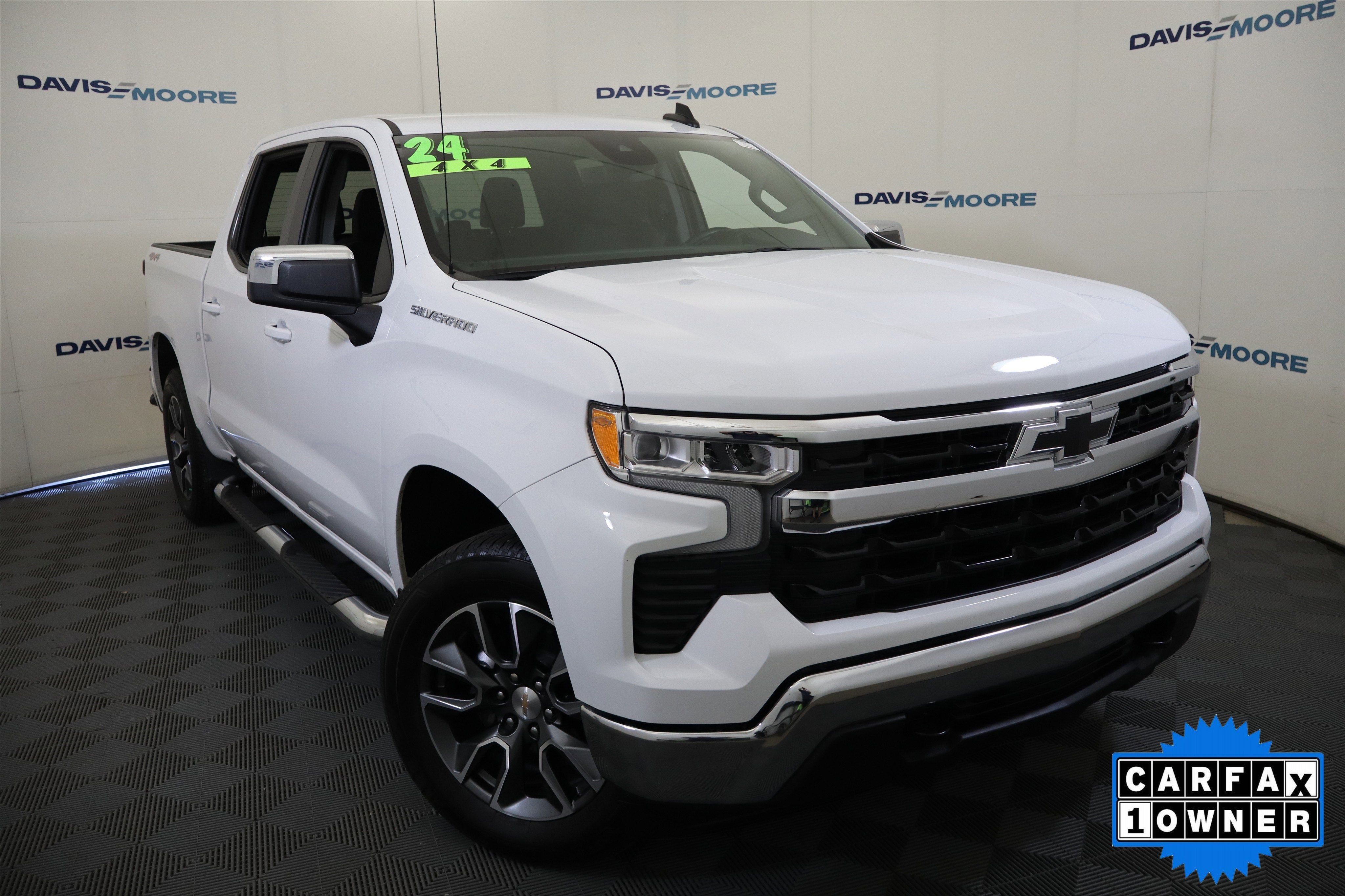 2024 Chevrolet Silverado 1500 LT Crew Cab 4WD