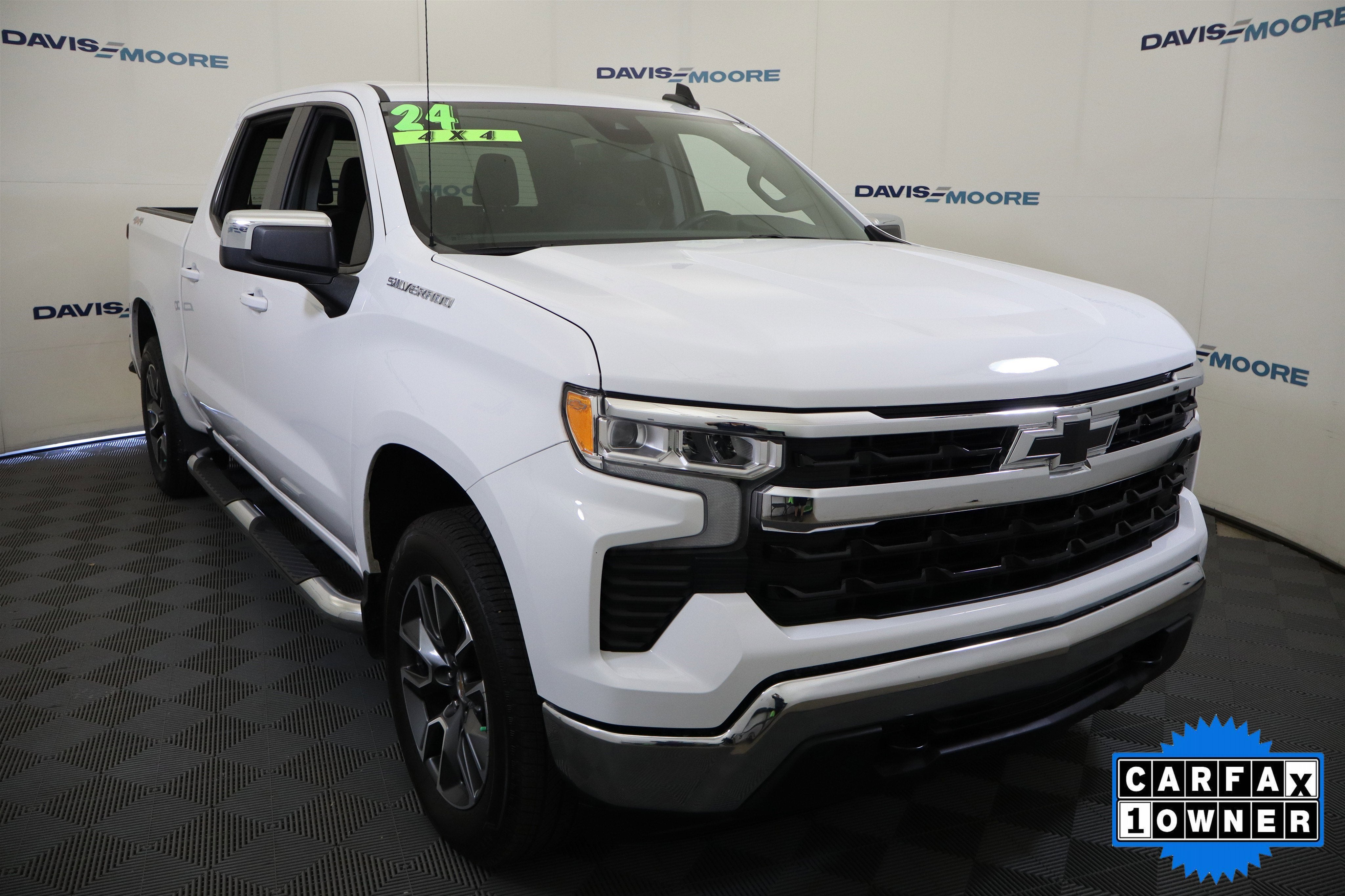 2024 Chevrolet Silverado 1500 LT Crew Cab 4WD