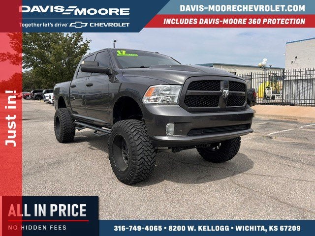 2017 RAM 1500 Express 4x4 Crew Cab