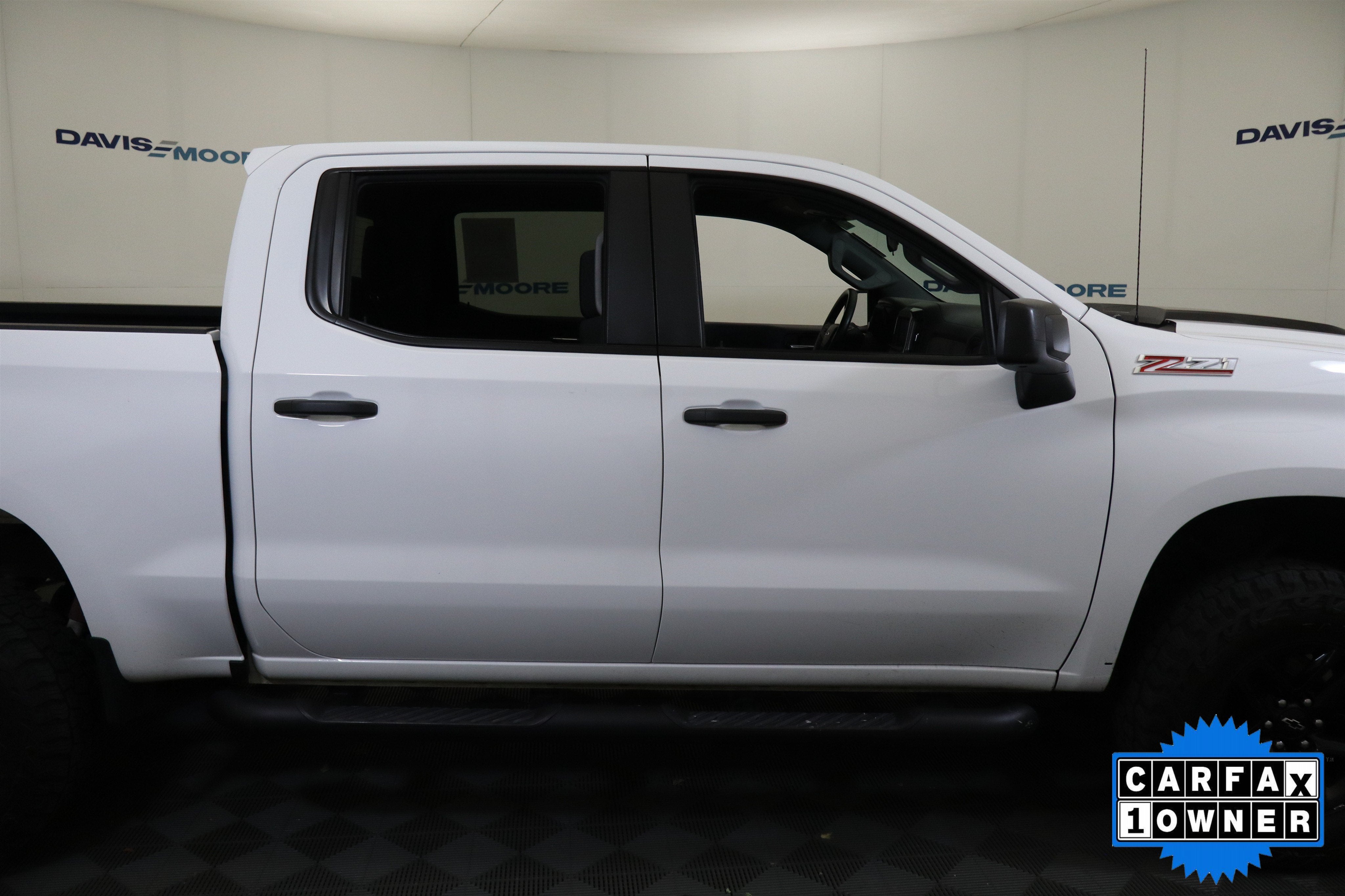 2023 Chevrolet Silverado 1500 Custom Trail Boss Crew Cab 4WD
