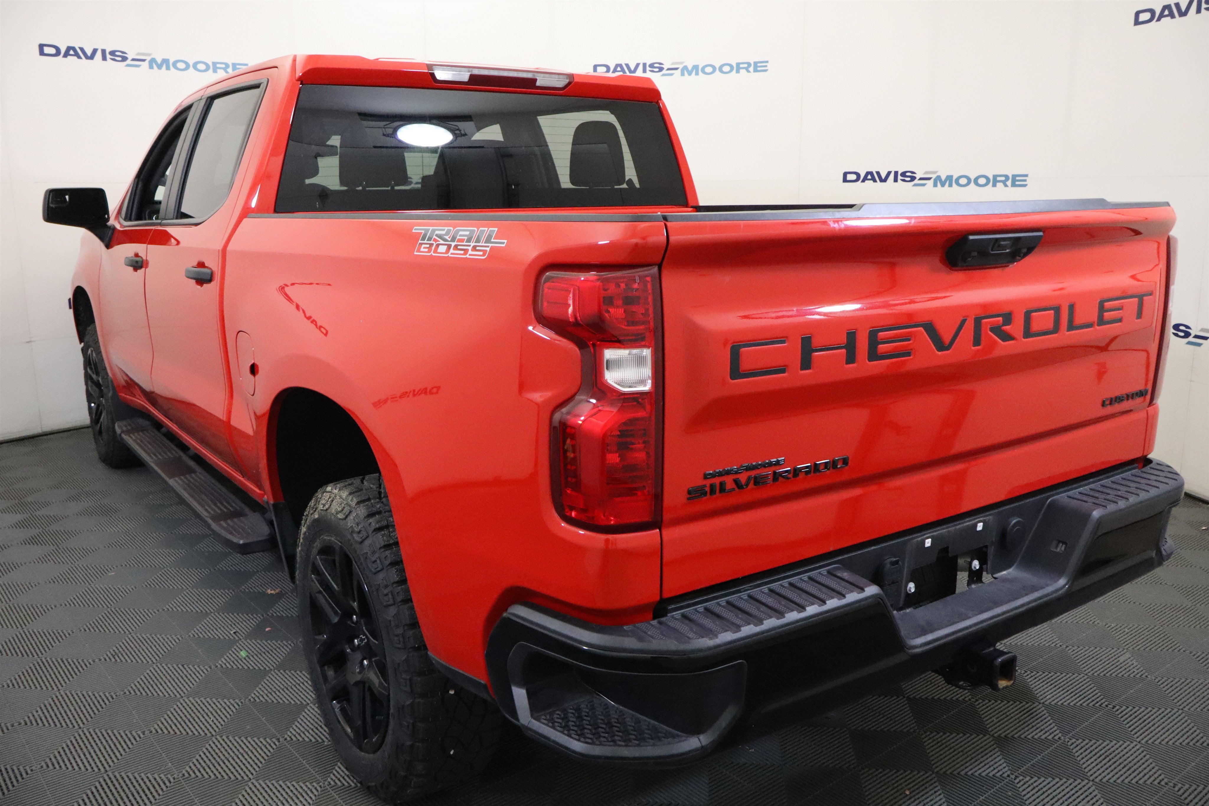 2025 Chevrolet Silverado 1500 Custom Trail Boss Crew Cab 4WD