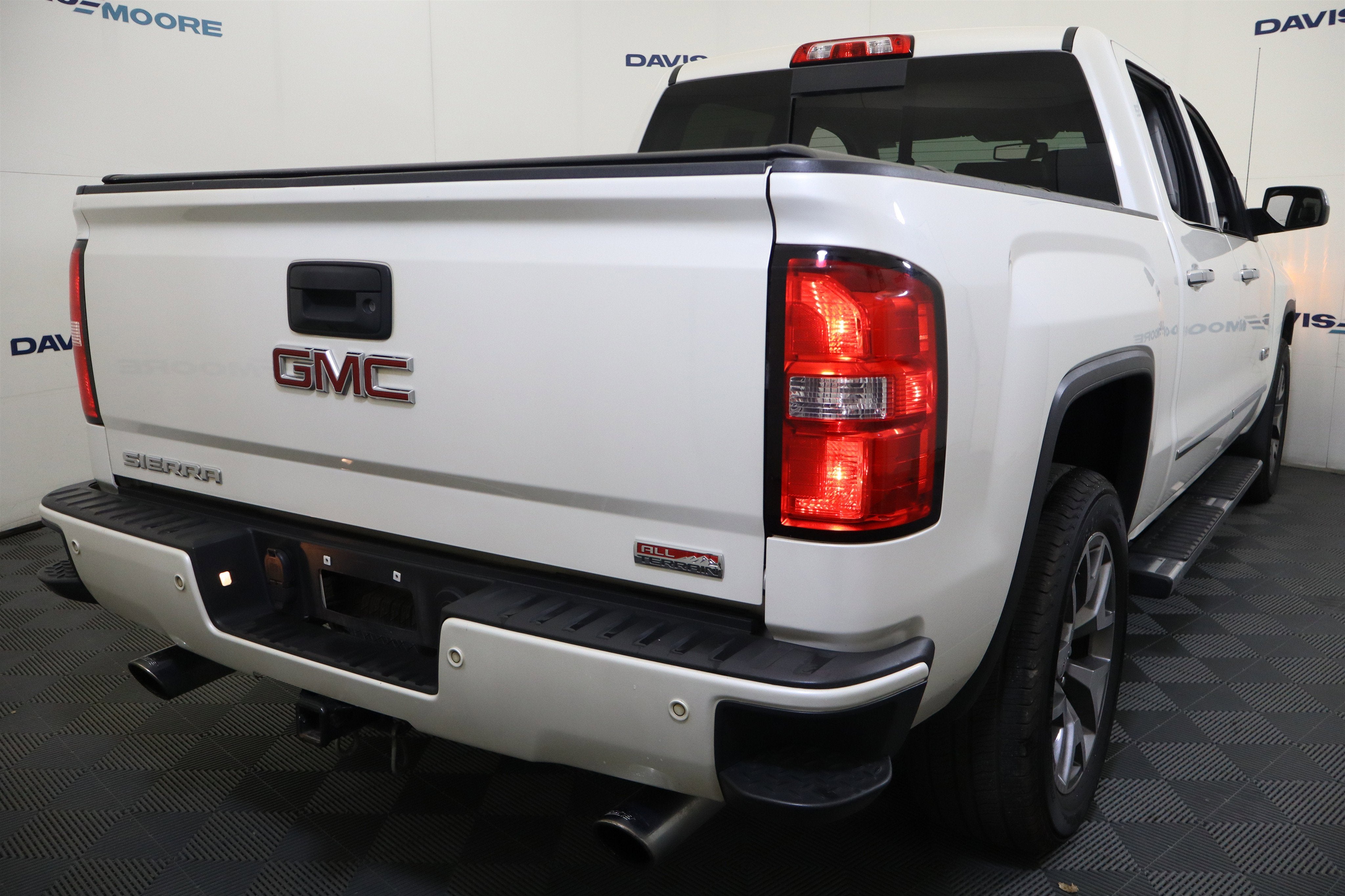 2015 GMC Sierra 1500 SLT Crew Cab 4WD