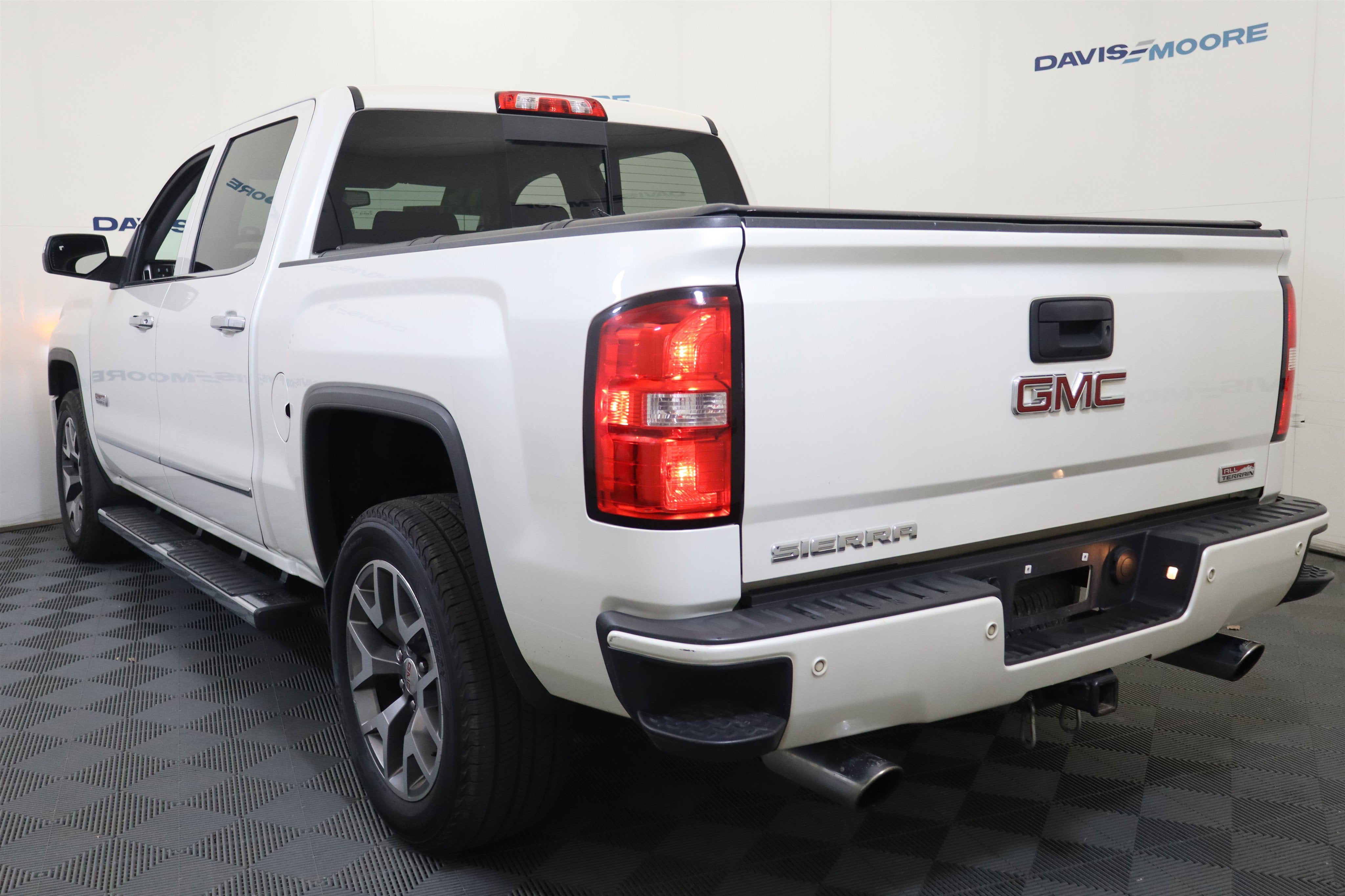 2015 GMC Sierra 1500 SLT Crew Cab 4WD