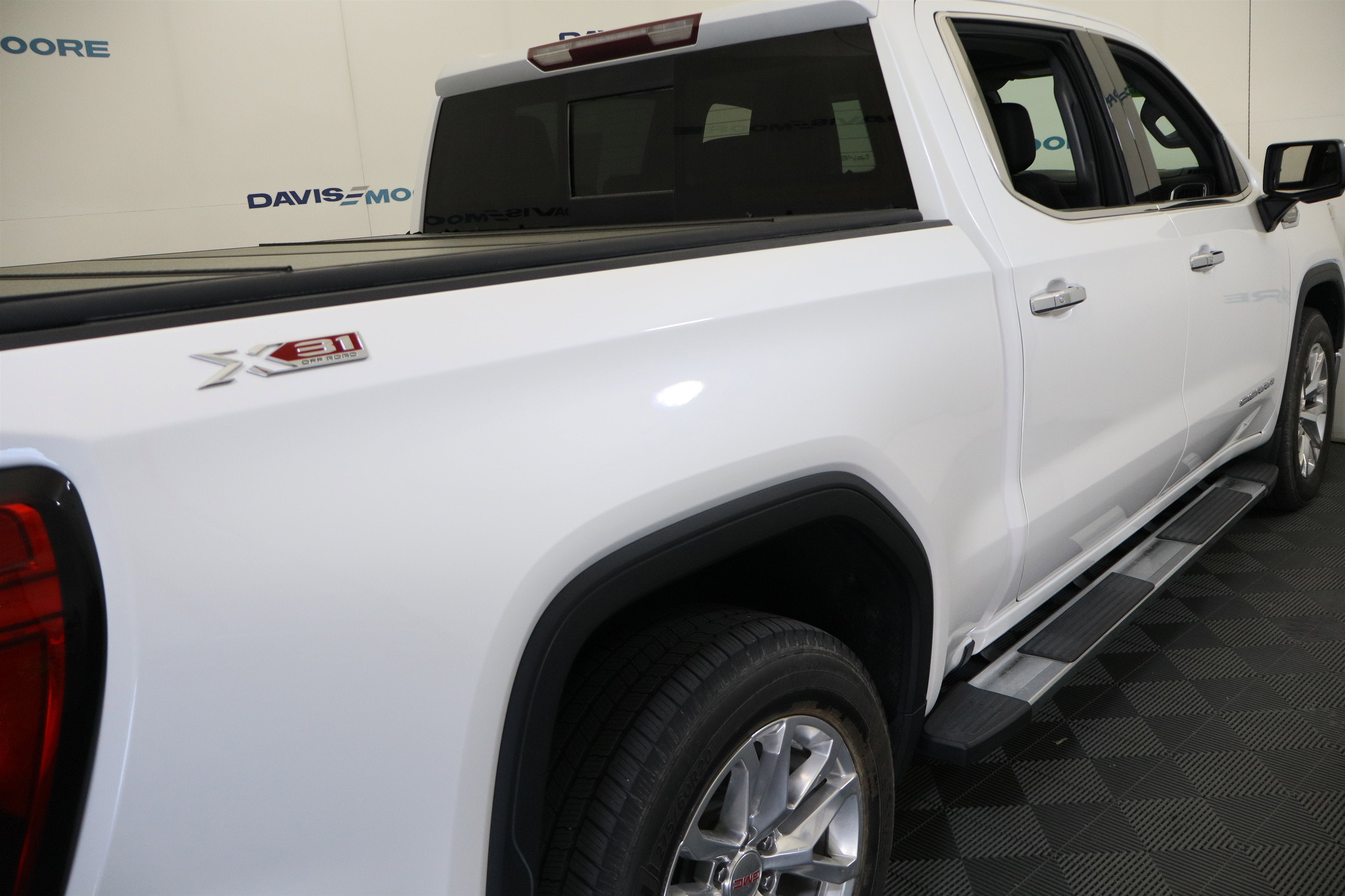 2019 GMC Sierra 1500 SLT Crew Cab 4WD