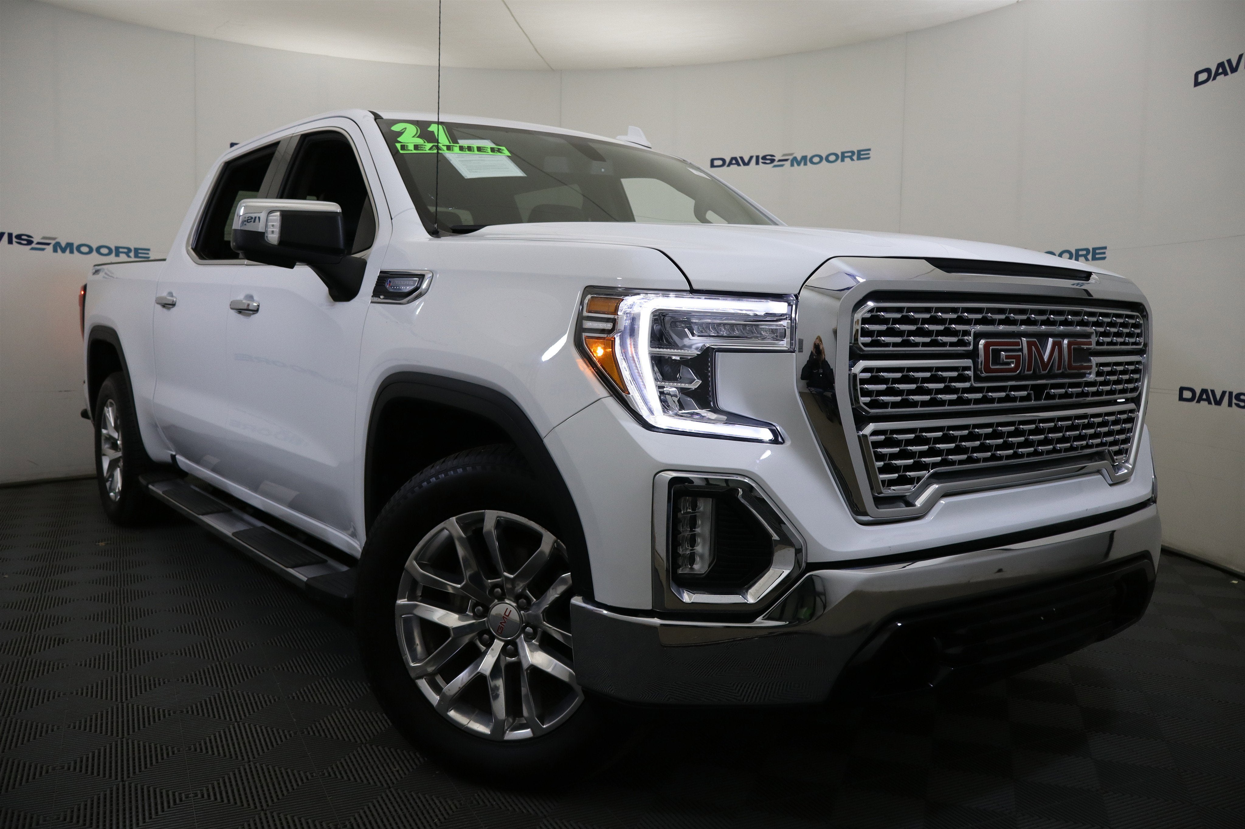 2021 GMC Sierra 1500 SLT Crew Cab 4WD