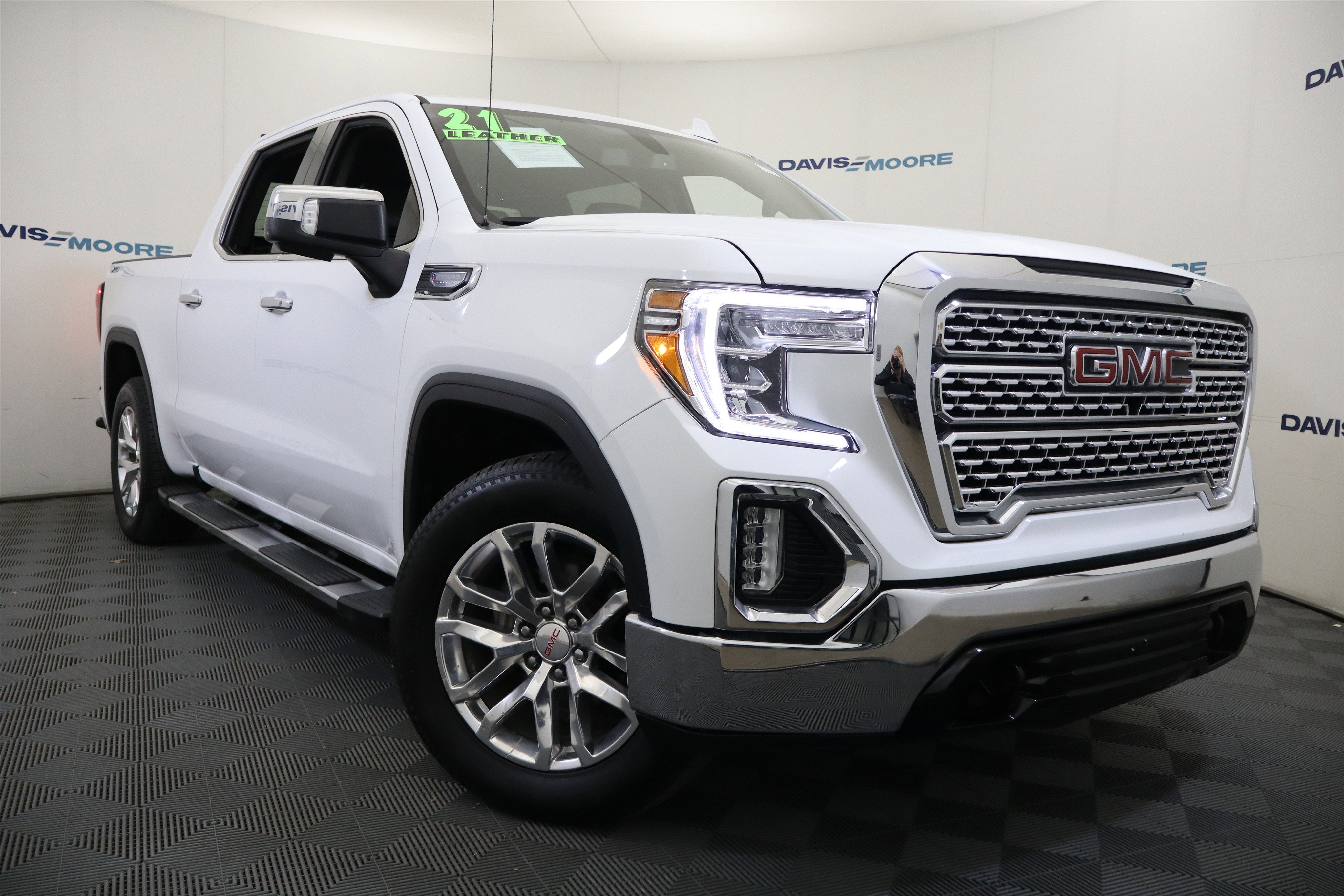 2021 GMC Sierra 1500 SLT Crew Cab 4WD