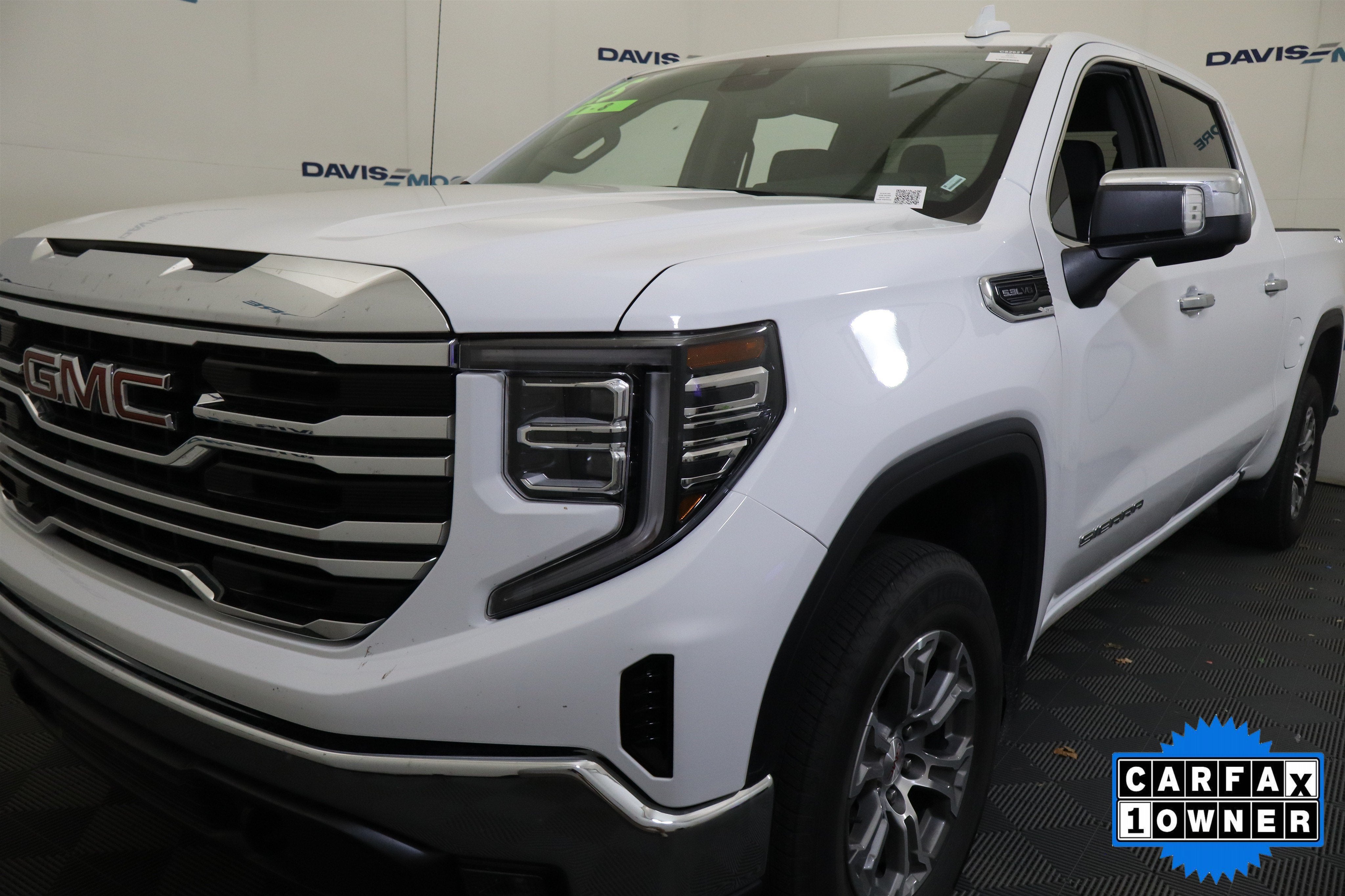 2025 GMC Sierra 1500 SLT Crew Cab 4WD