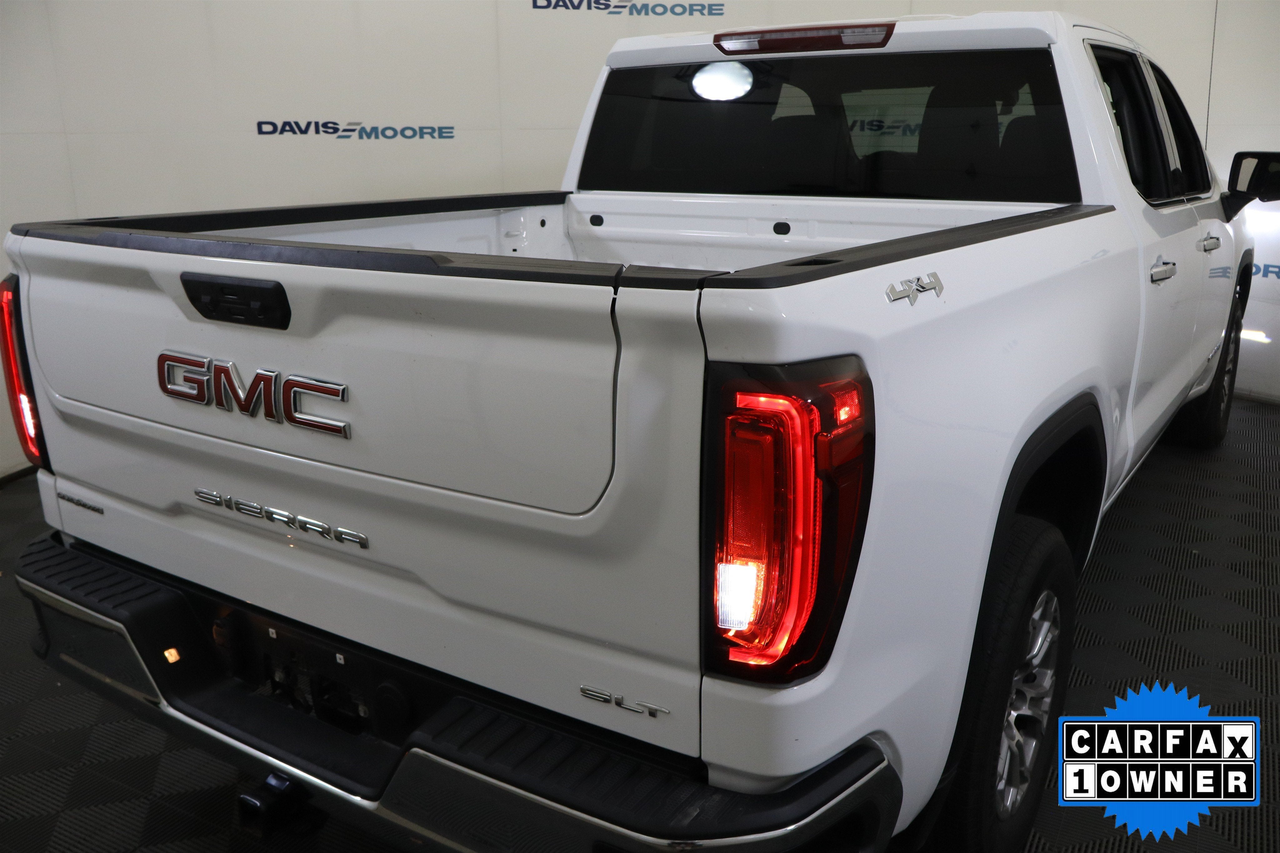2025 GMC Sierra 1500 SLT Crew Cab 4WD