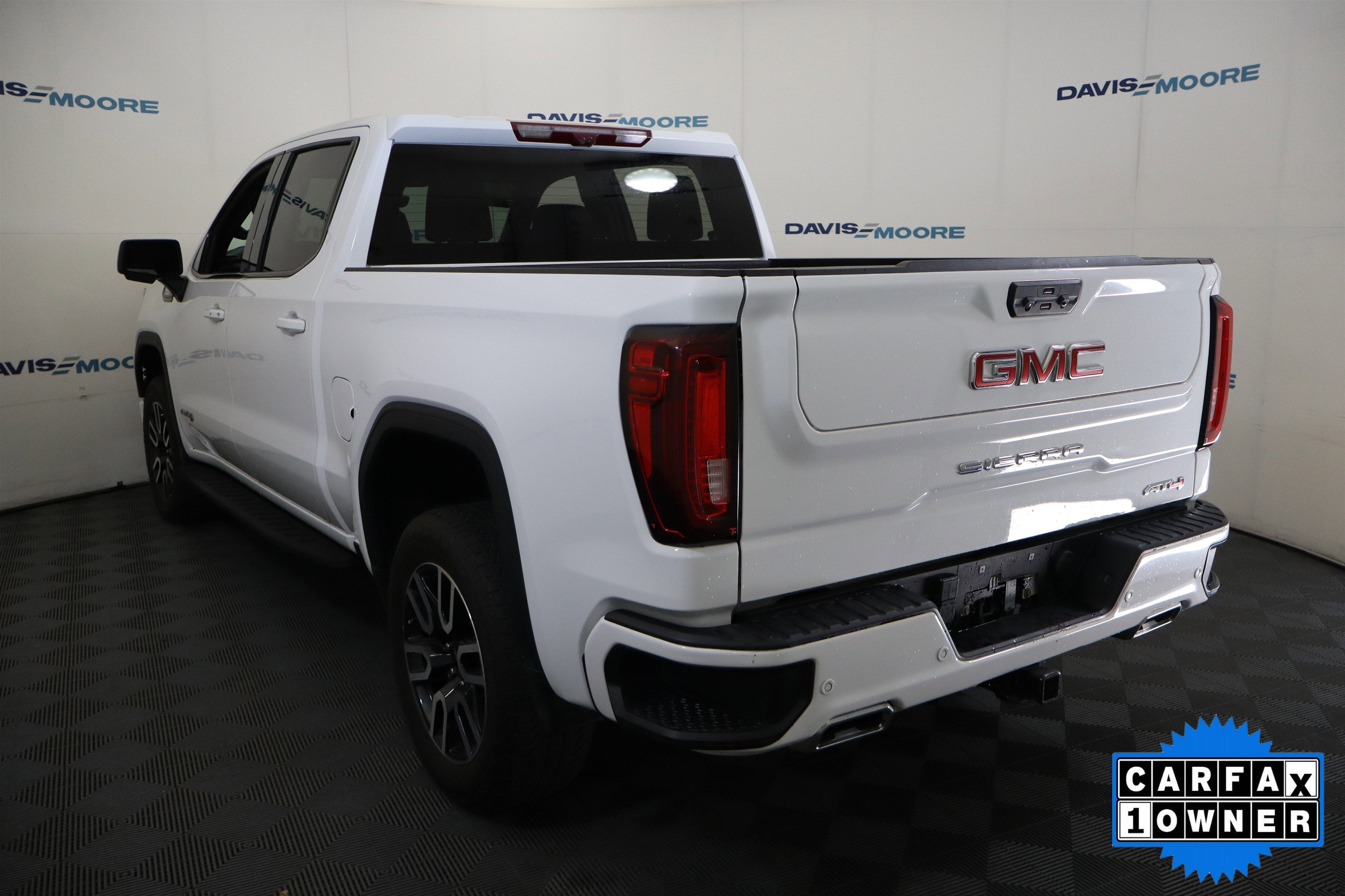 2024 GMC Sierra 1500 AT4 Crew Cab 4WD