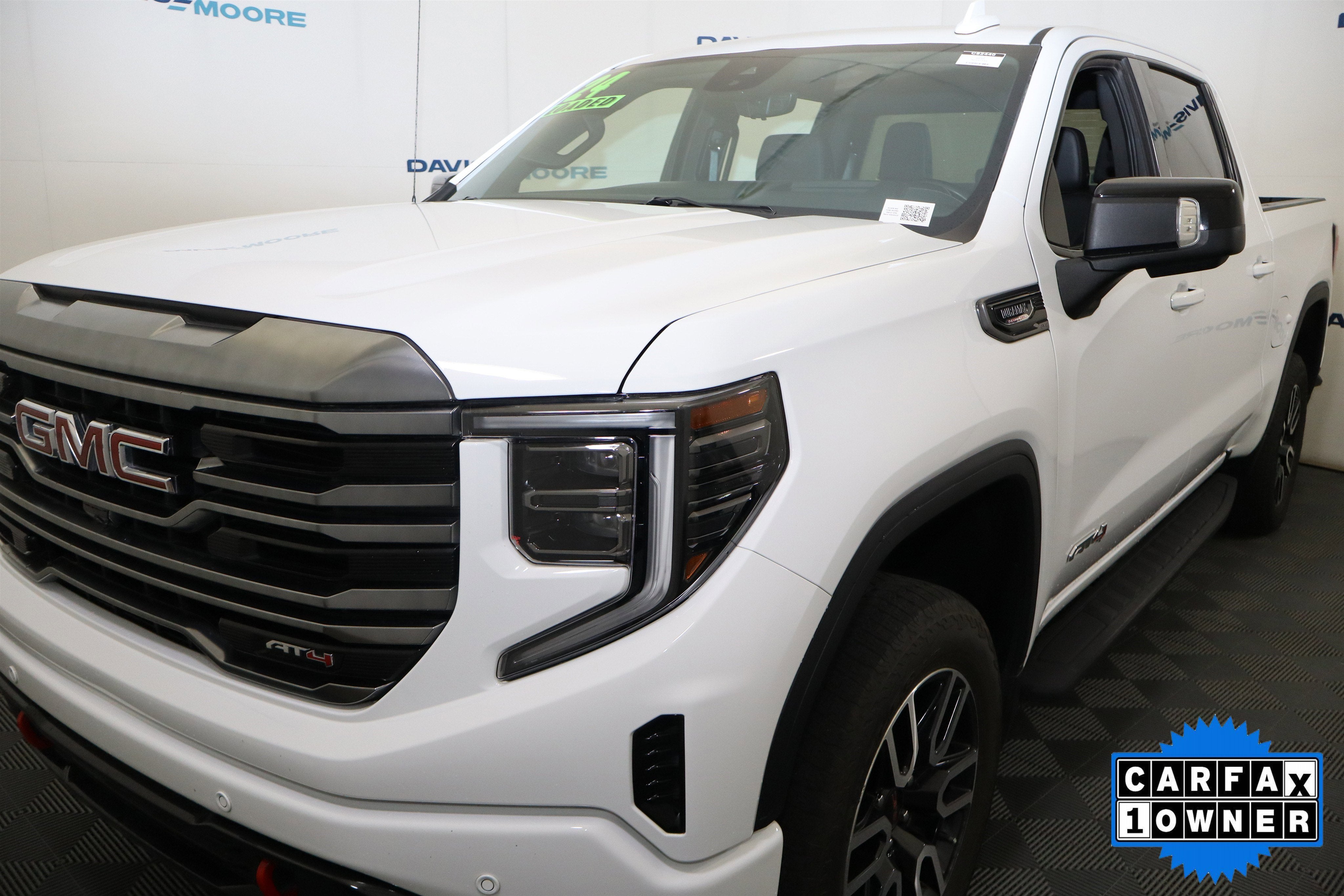 2024 GMC Sierra 1500 AT4 Crew Cab 4WD